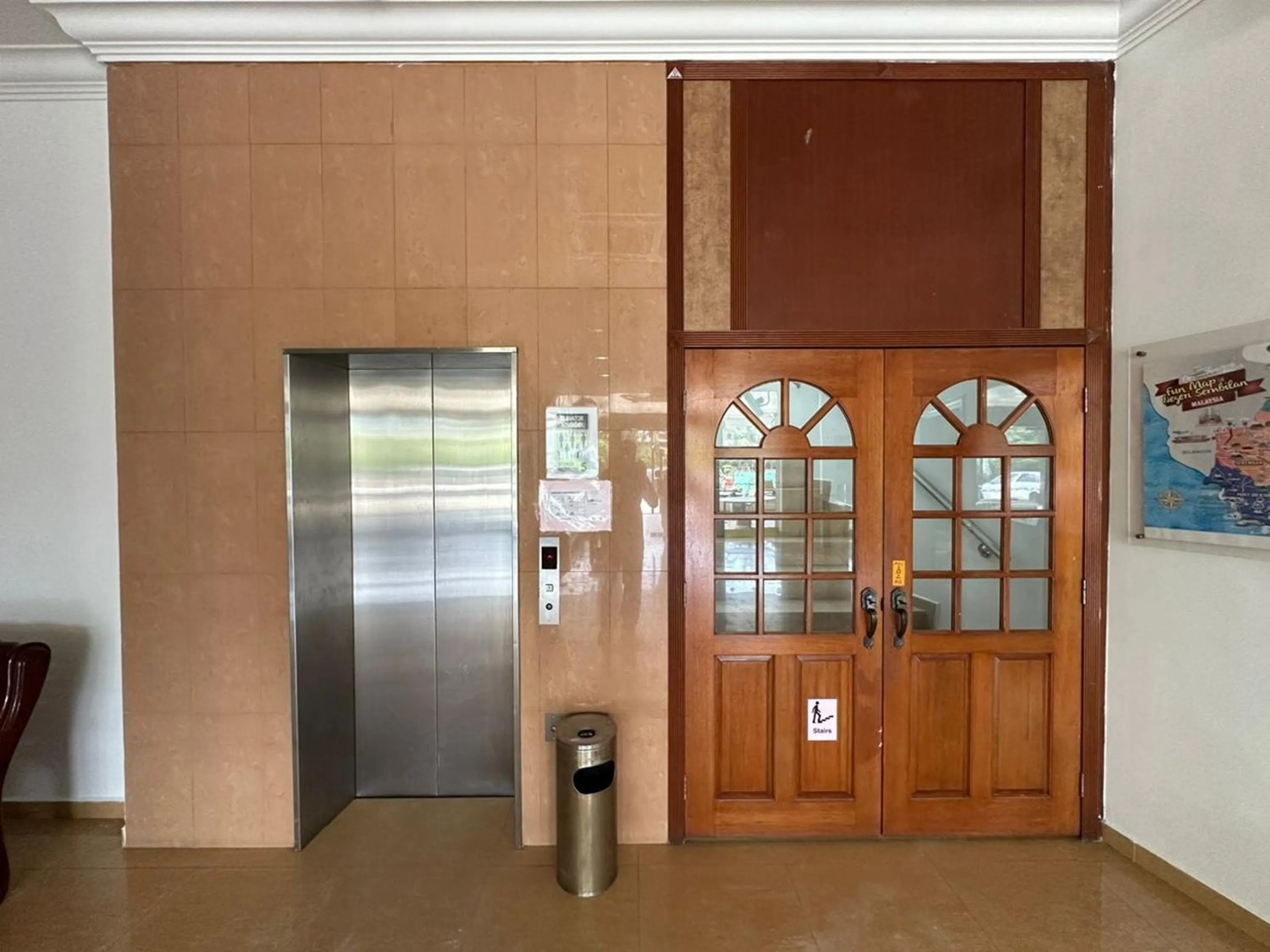 elevator in Glistar Hotel