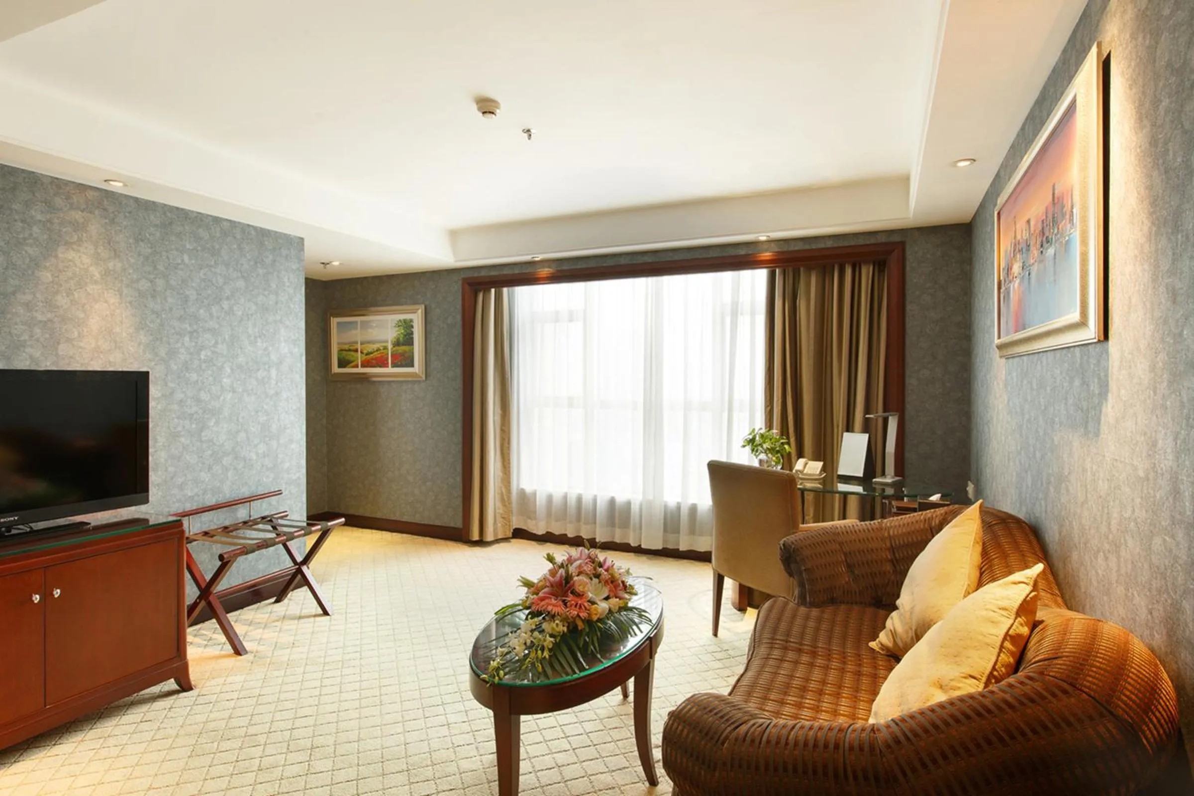 Day in Grand Royal Hotel