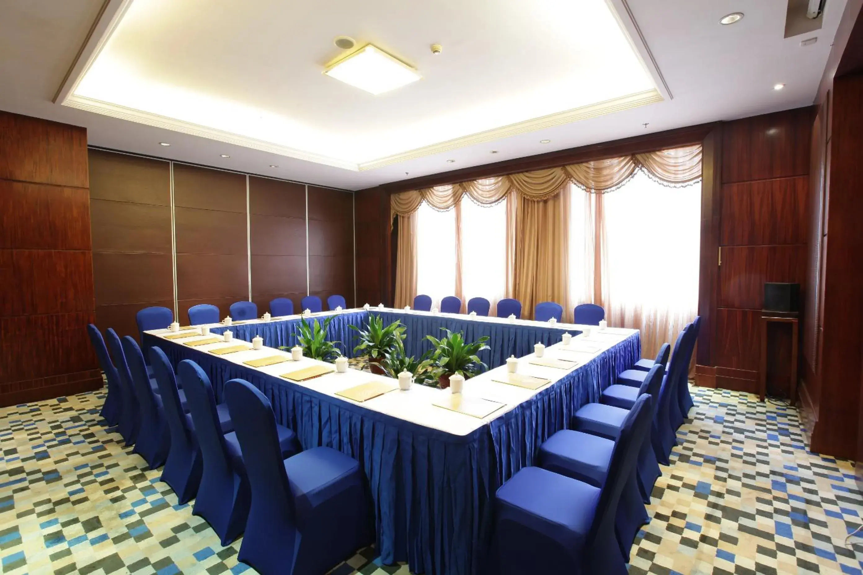 Meeting/conference room, Business Area/Conference Room in Grand Royal Hotel