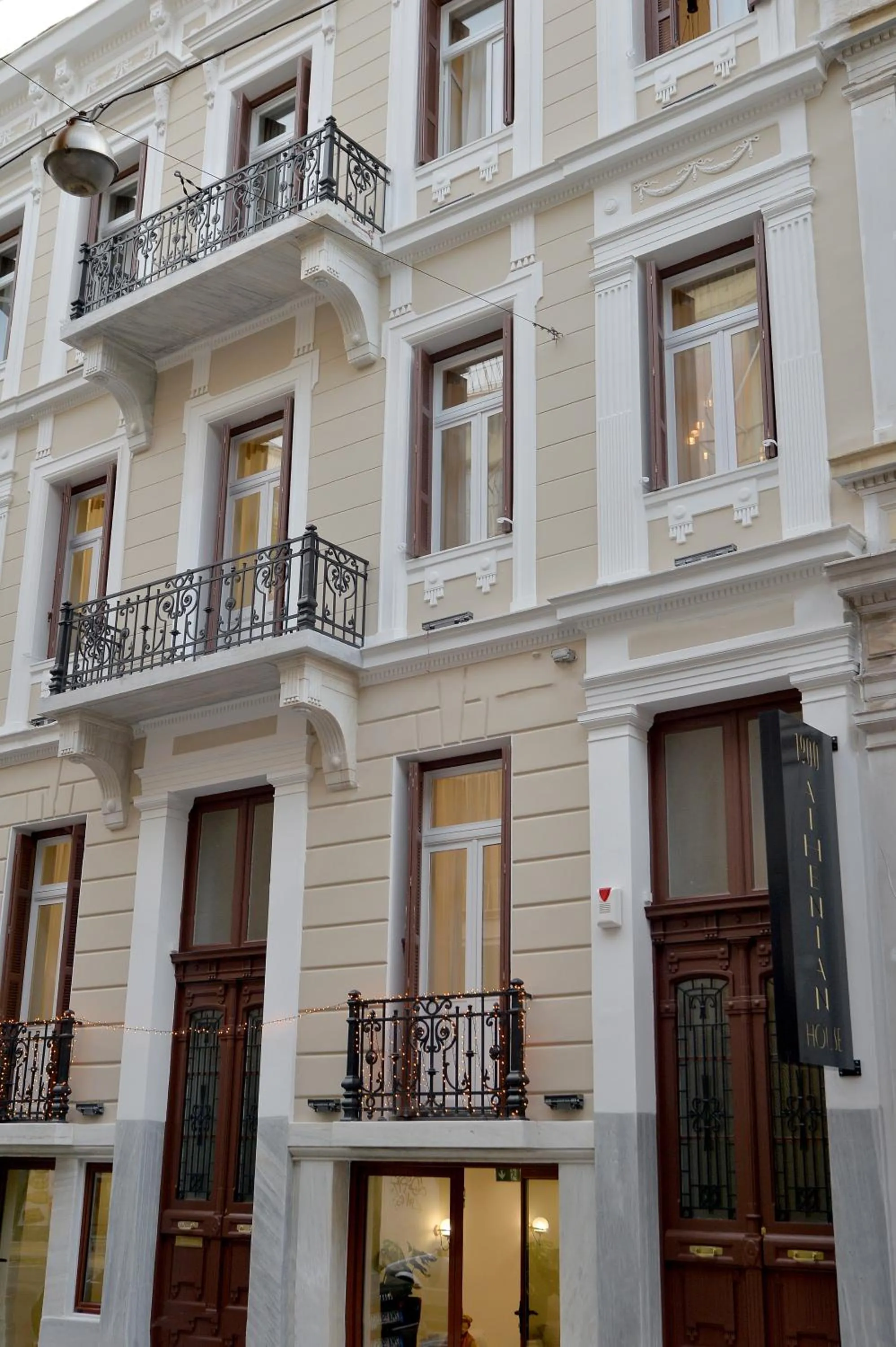 Lobby or reception in 1900 ATHENIAN HOUSE