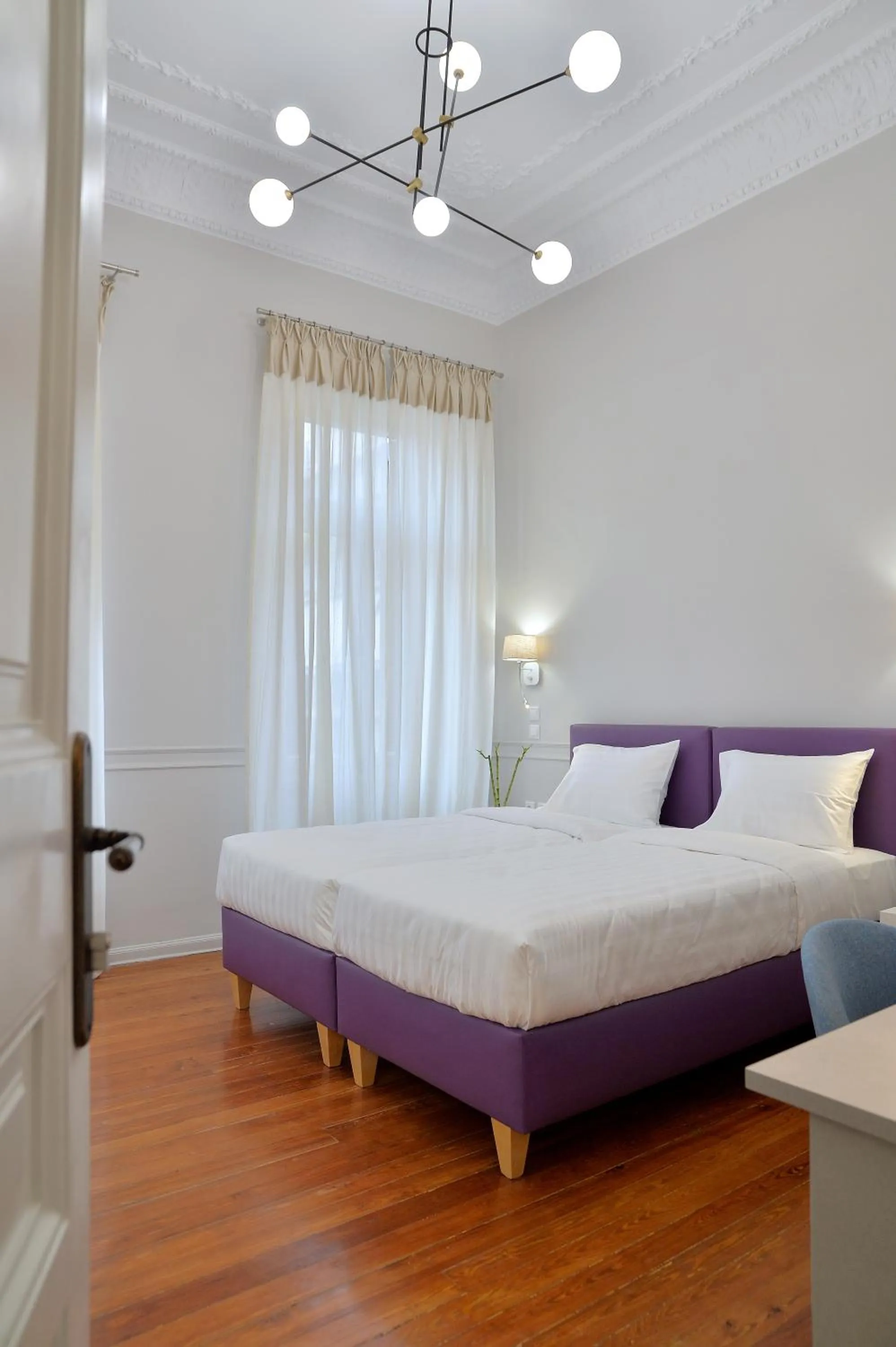 Bed in 1900 ATHENIAN HOUSE