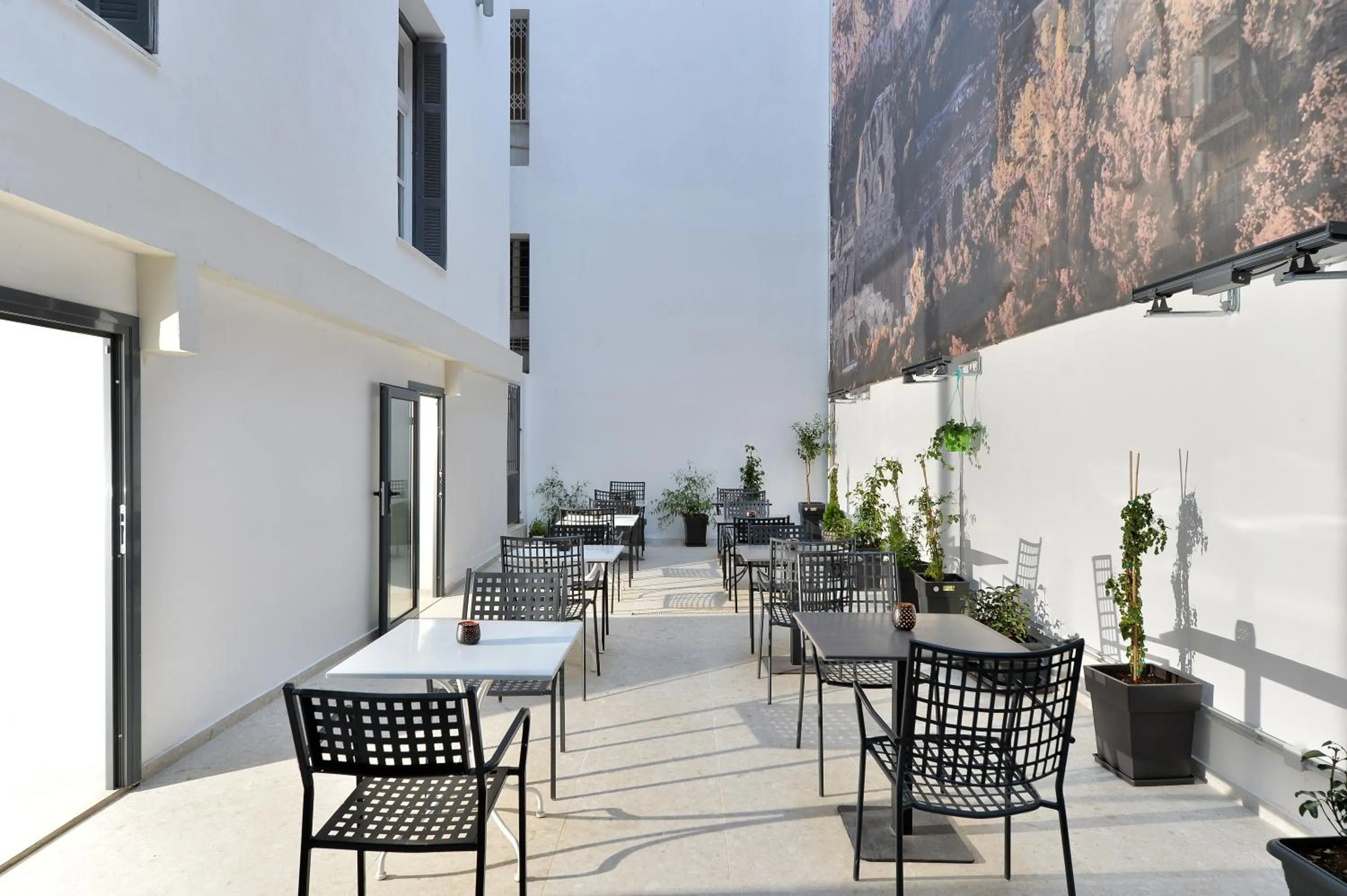 Restaurant/places to eat in 1900 ATHENIAN HOUSE