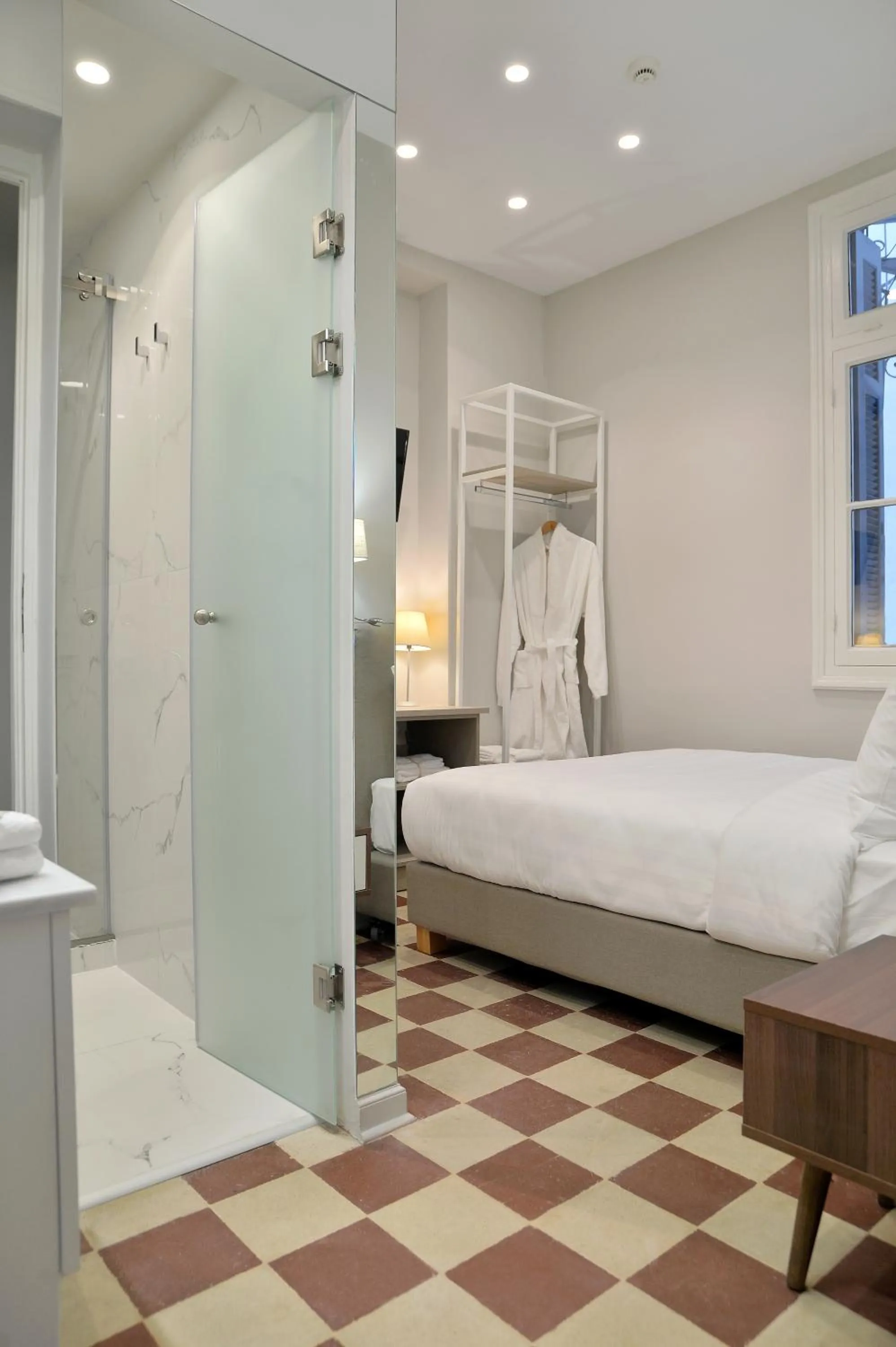 Bed in 1900 ATHENIAN HOUSE