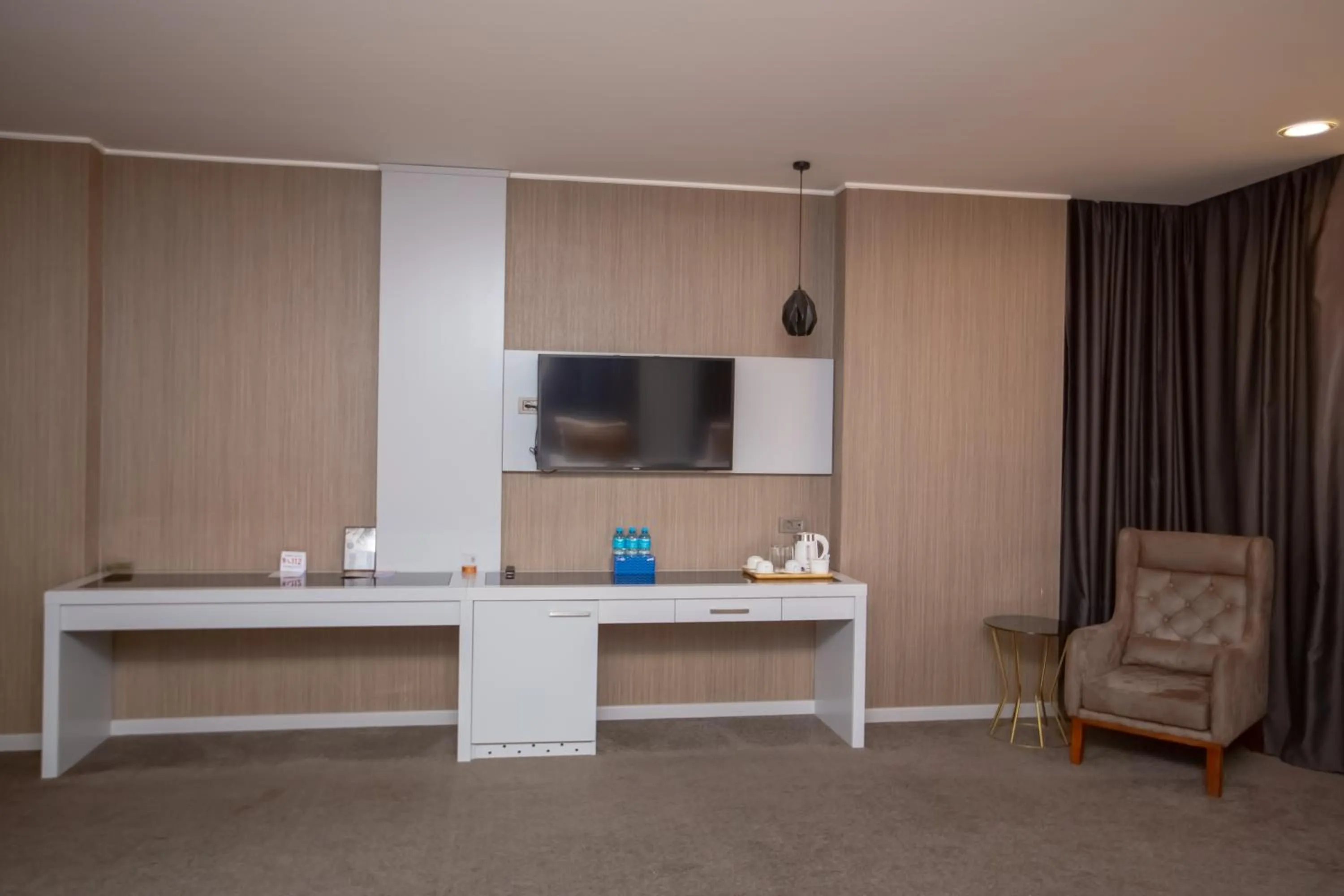 TV and multimedia in Premium Park Hotel