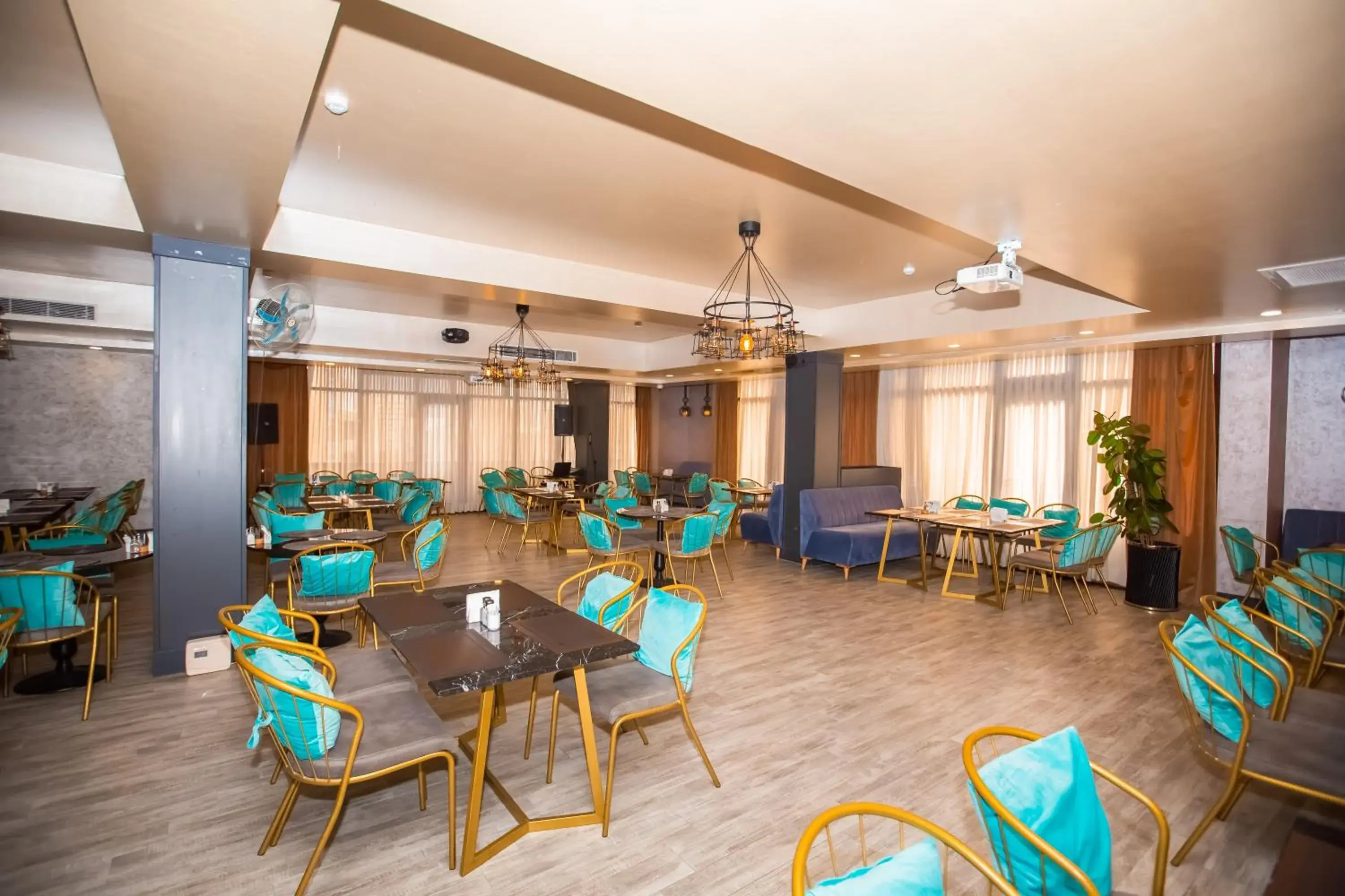 Restaurant/places to eat in Premium Park Hotel Restaurant/places to eat in Premium Park Hotel