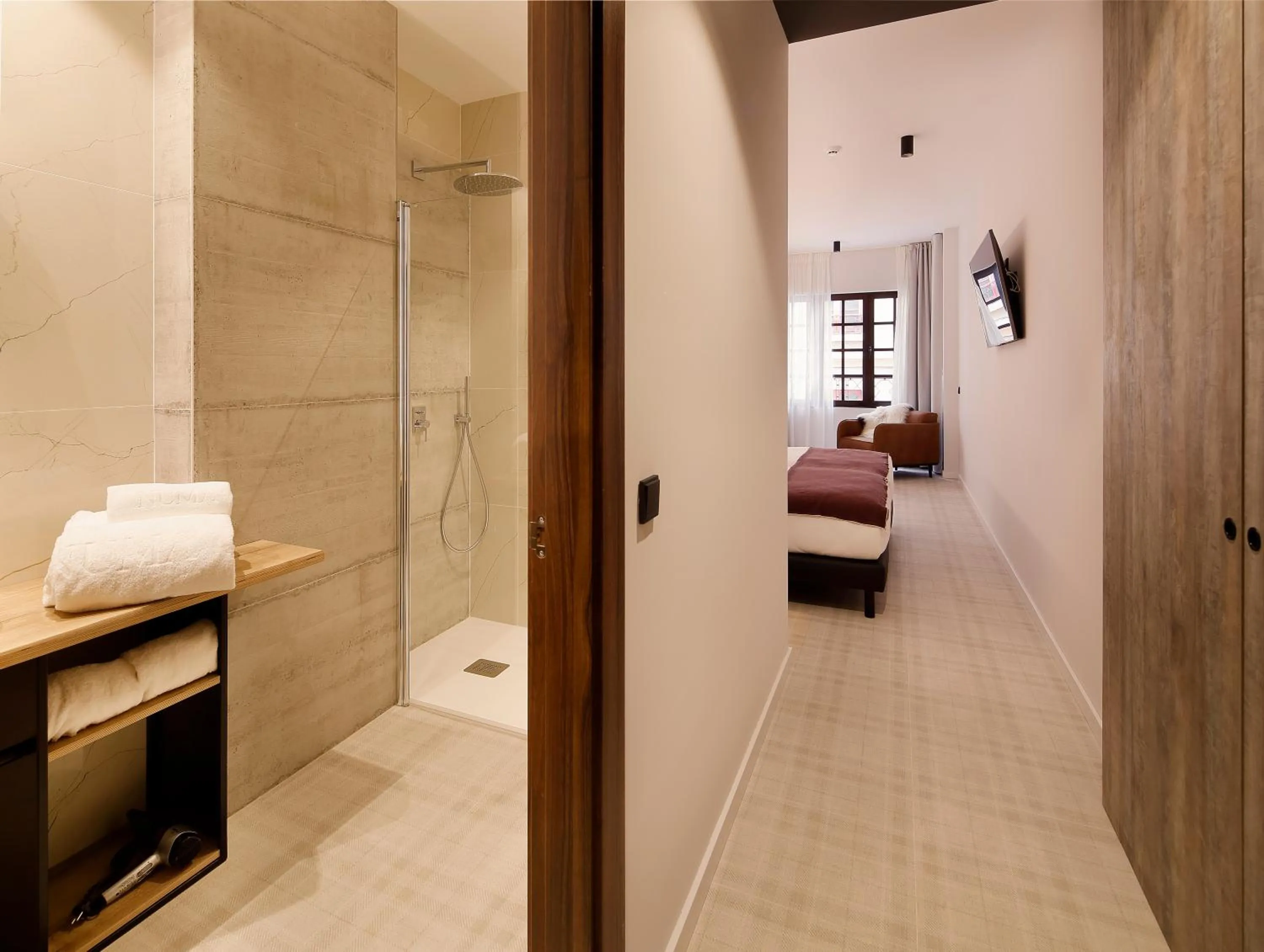 Shower, Bed in Munna Hotel Boutique