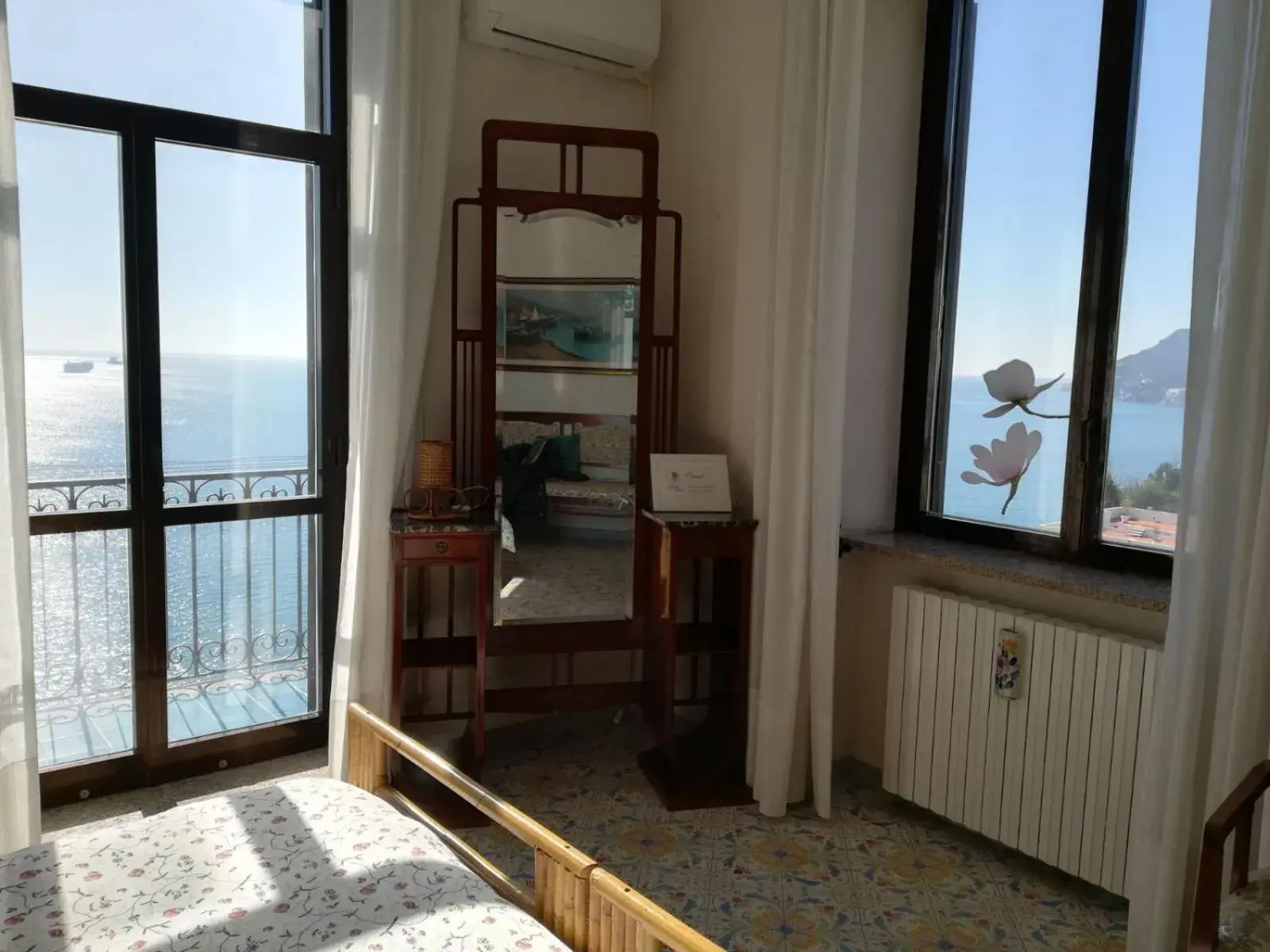 Double Room with Balcony and Sea View in Lady Ida B&B Double Room with Balcony and Sea View in Lady Ida B&B