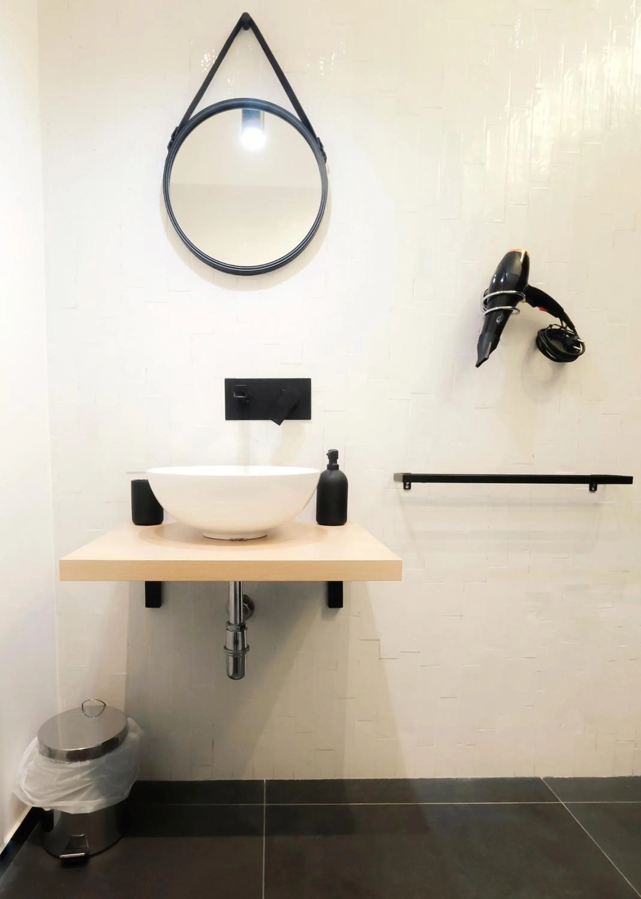 Bathroom in LH51 Rooms