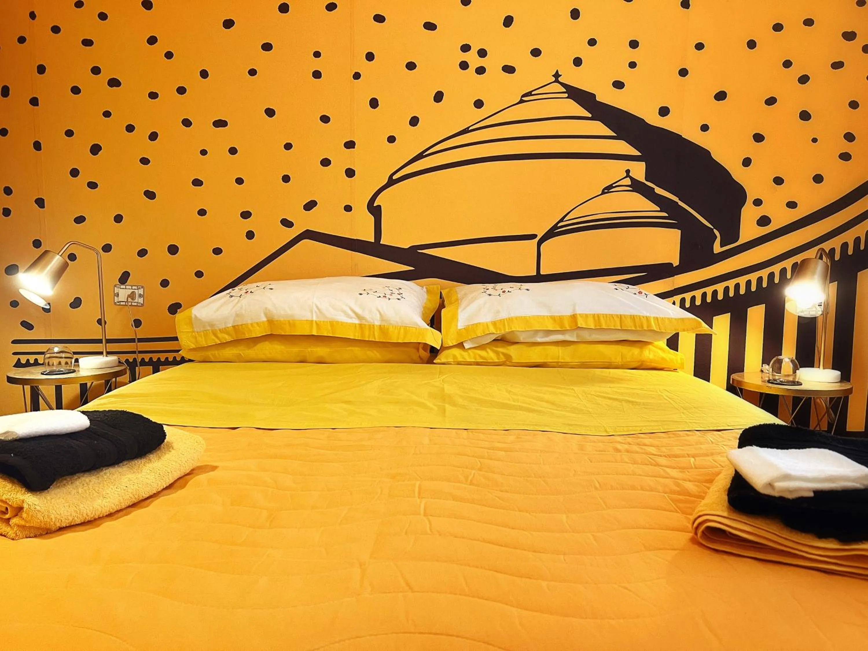 Bedroom, Bed in LH51 Rooms