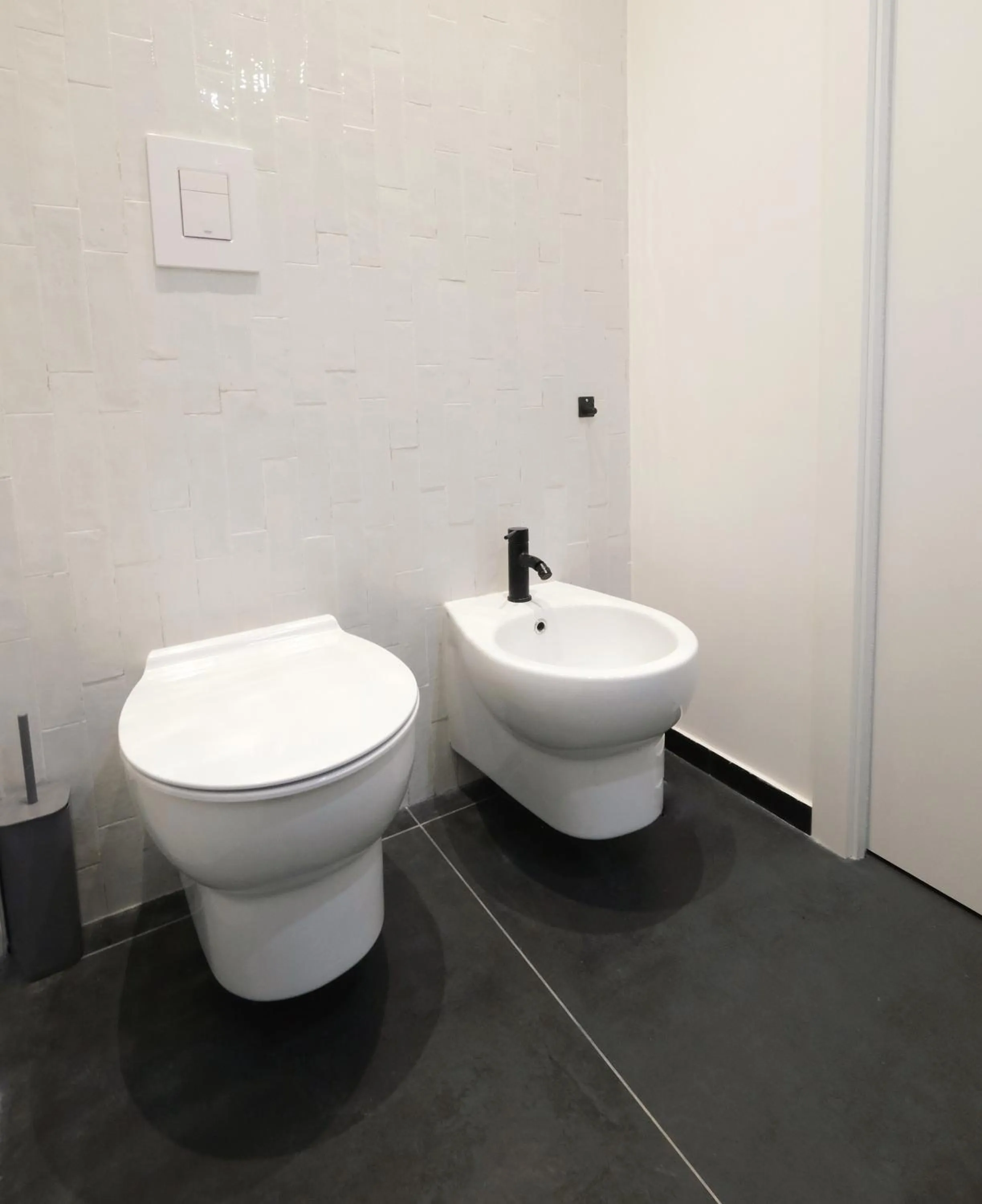 Bathroom in LH51 Rooms