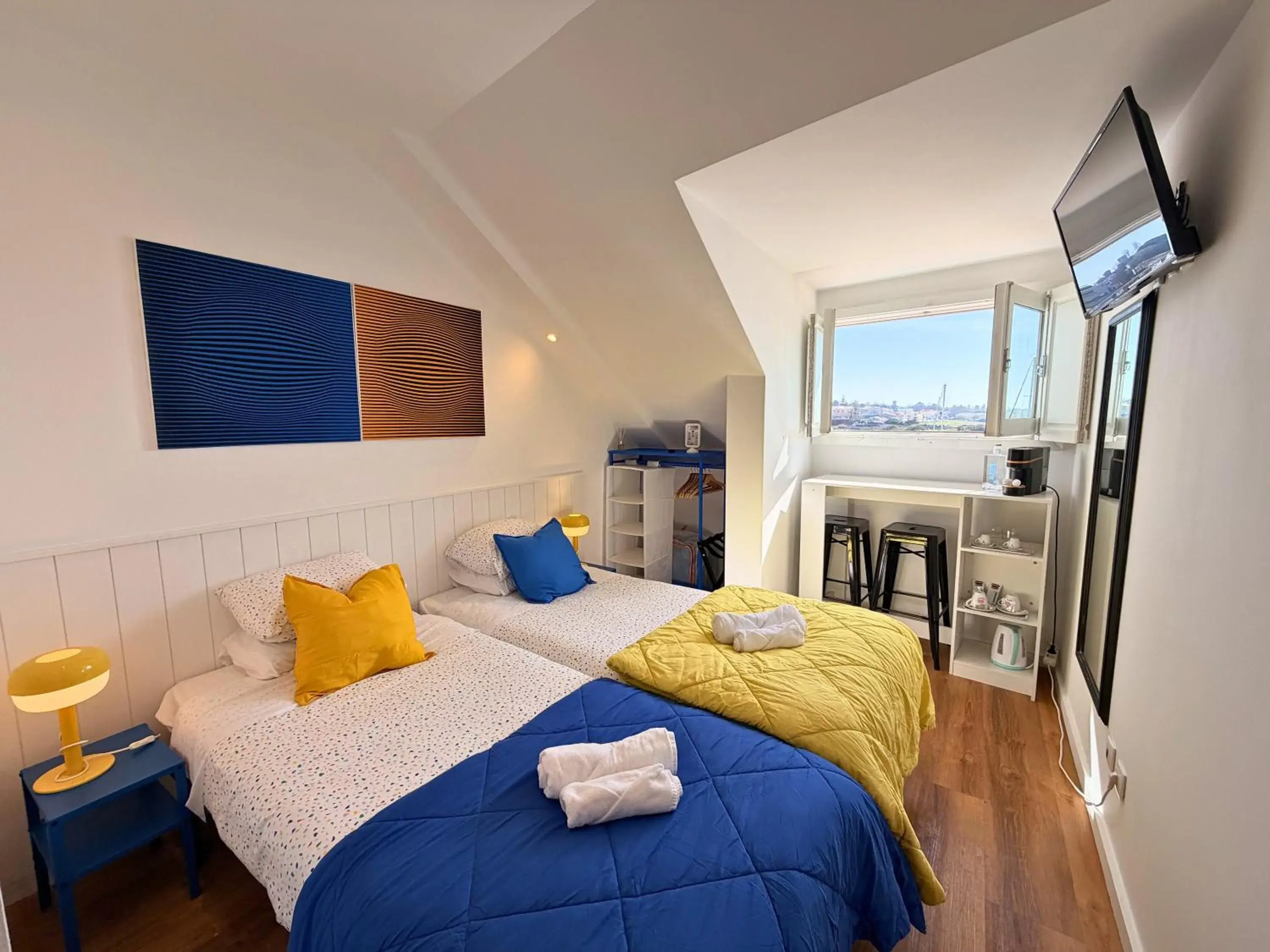 Twin Room with View in Naval Guest House Twin Room with View in Naval Guest House
