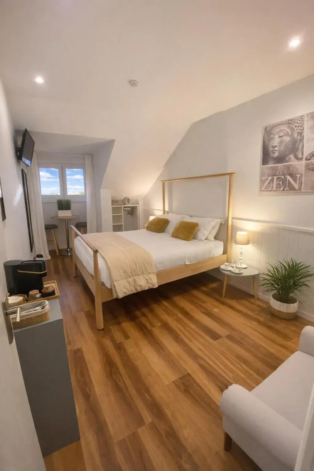 Double Room in Naval Guest House Double Room in Naval Guest House