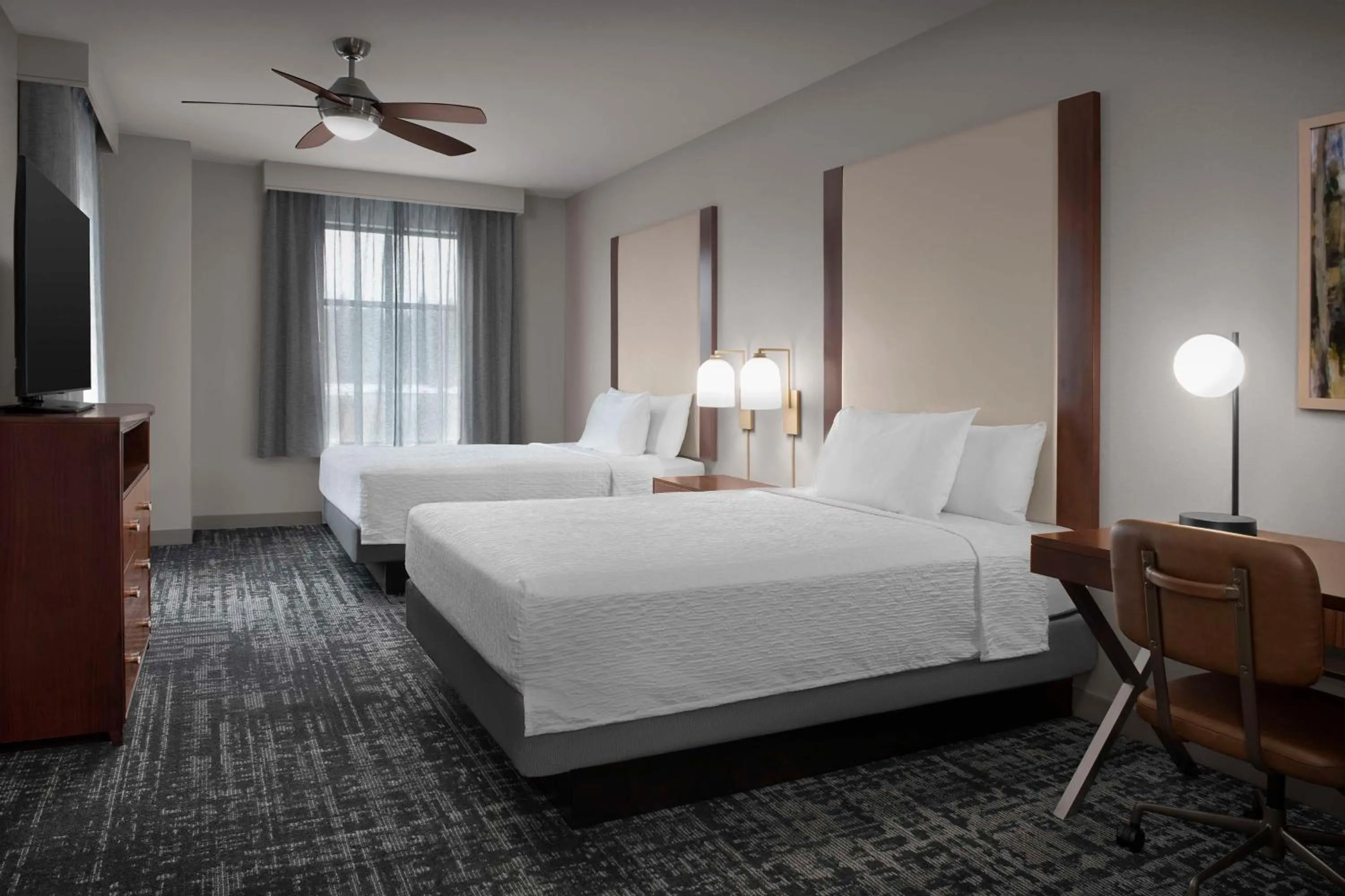 Bed in Homewood Suites by Hilton Seattle/Lynnwood