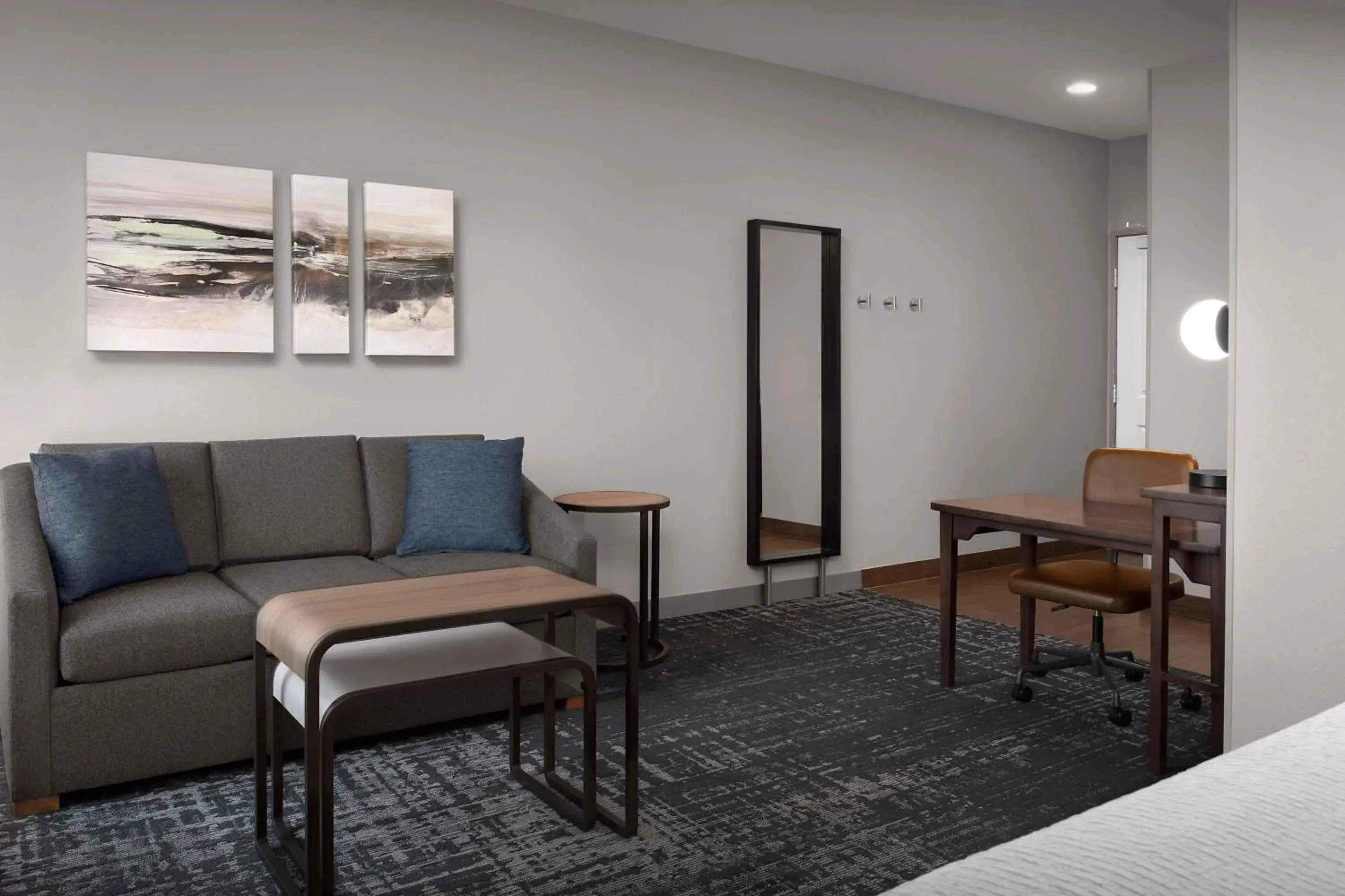 Premium Studio Suite with One King Bed and Kitchen in Homewood Suites by Hilton Seattle/Lynnwood Premium Studio Suite with One King Bed and Kitchen in Homewood Suites by Hilton Seattle/Lynnwood