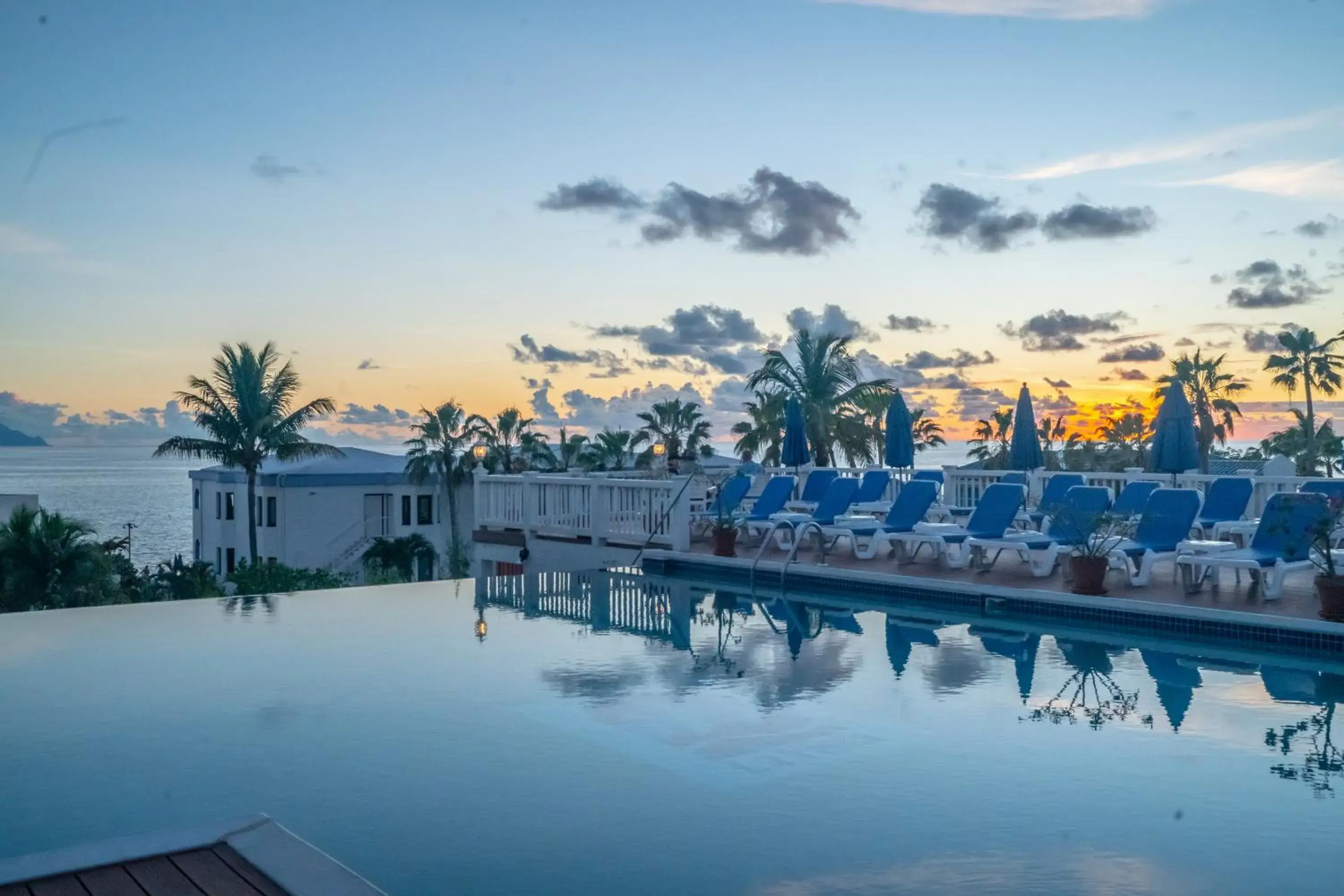 Swimming pool in La Vista Resort Swimming pool in La Vista Resort