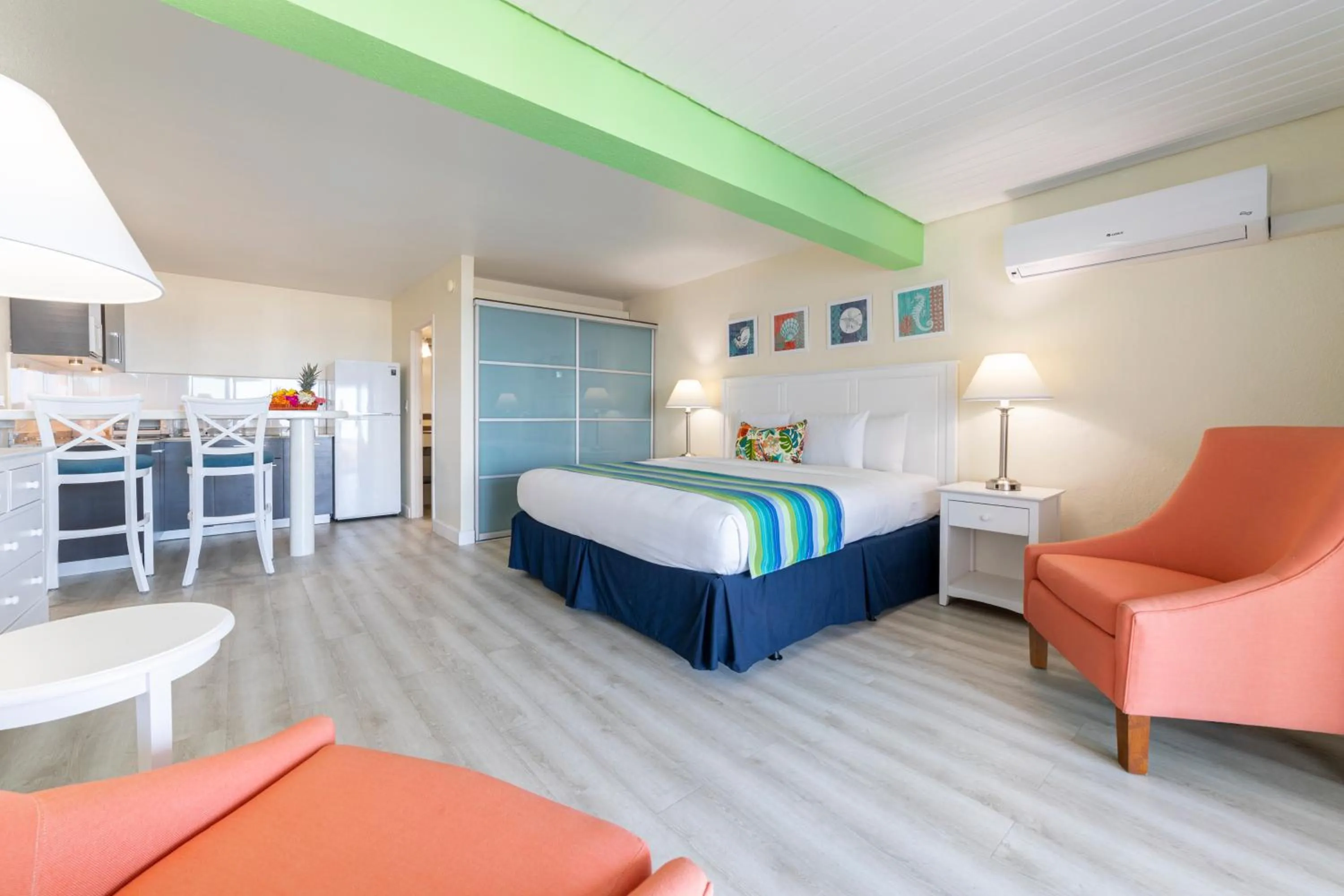 Bedroom, Bed in La Vista Resort