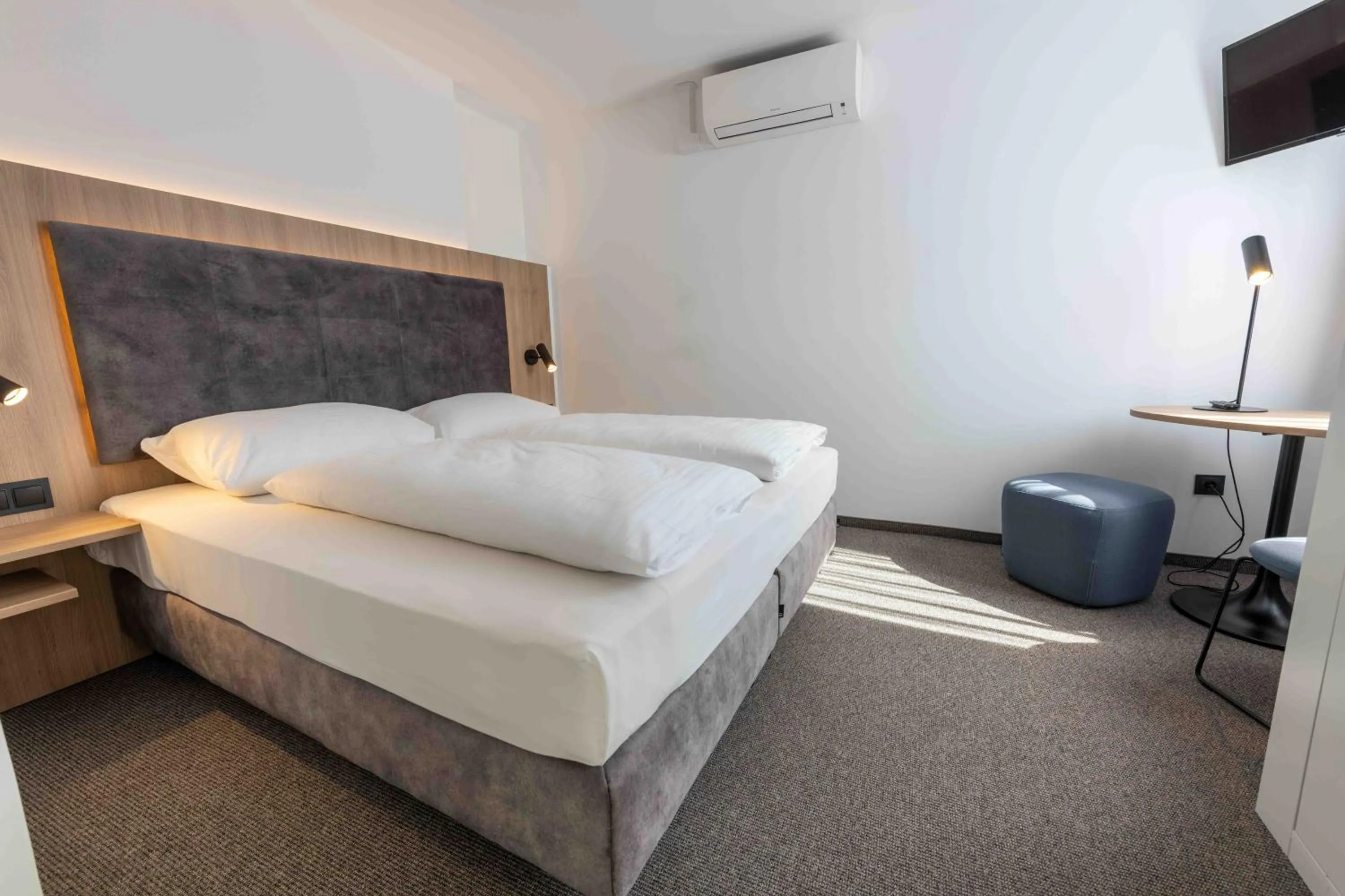 Photo of the whole room, Bed in Hotel Anker