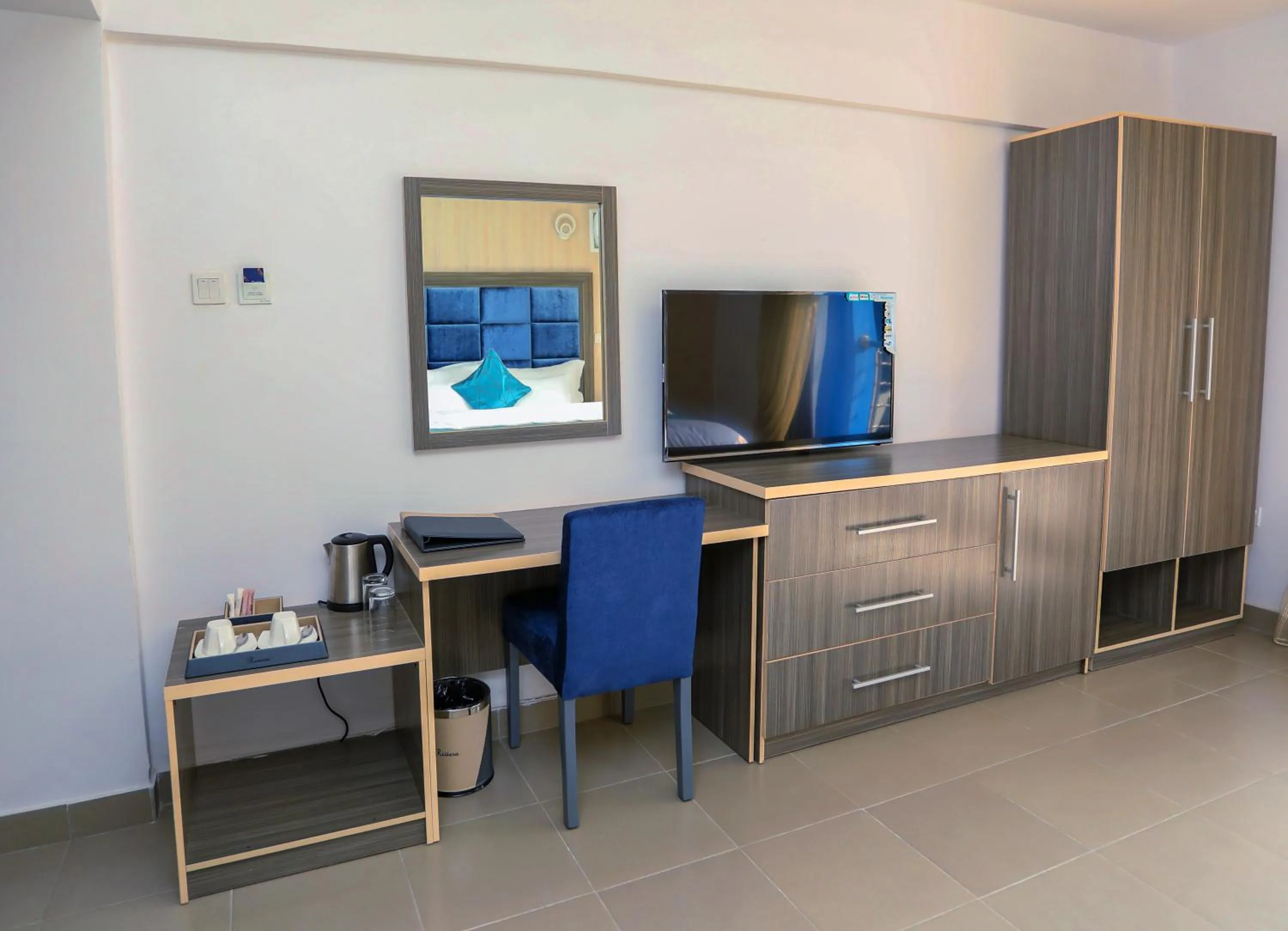 TV and multimedia in Riviera Suites