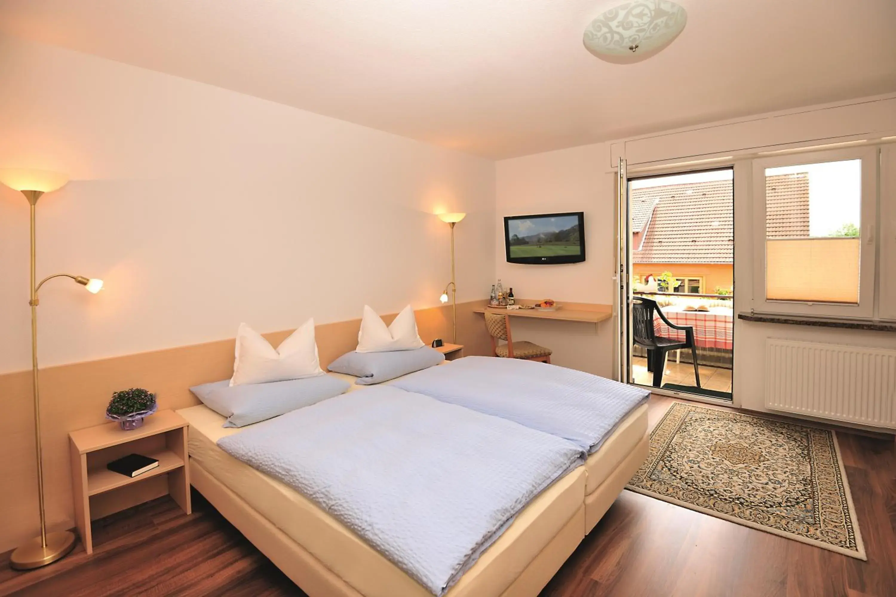Double Room in Hotel Pension Heidi Double Room in Hotel Pension Heidi