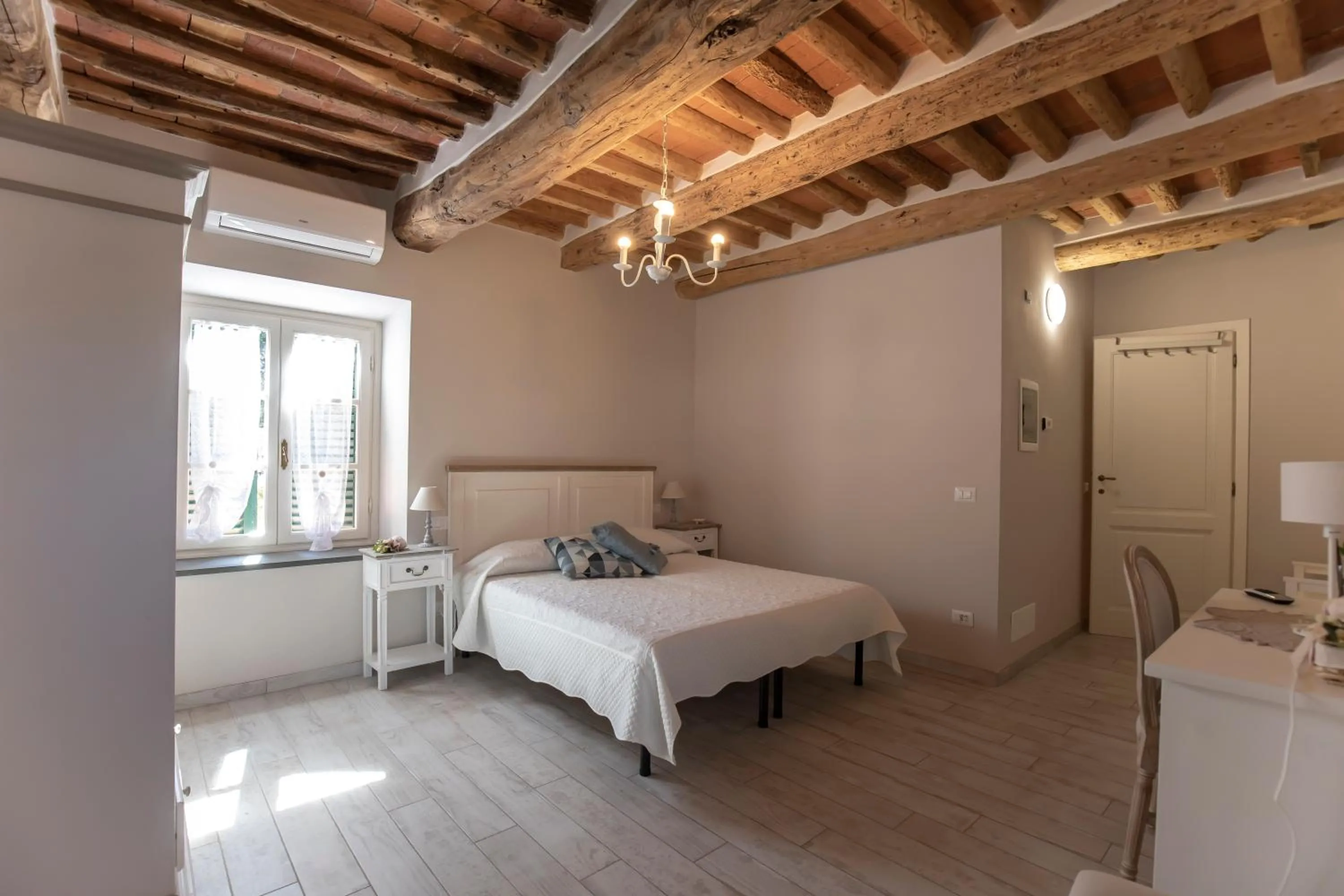 Bed in Garden Relays Villa Rosy