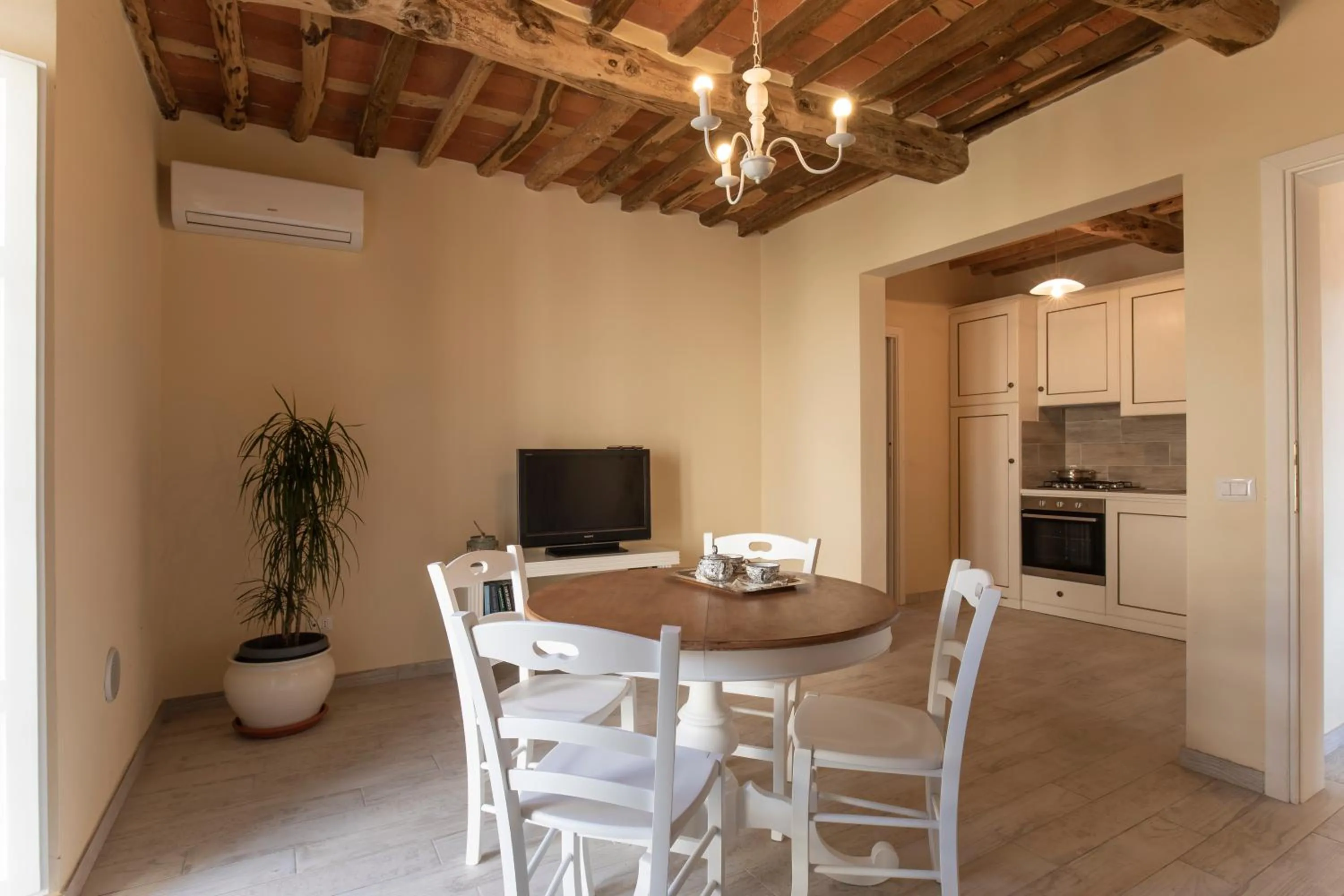 Garden Relays Villa Rosy