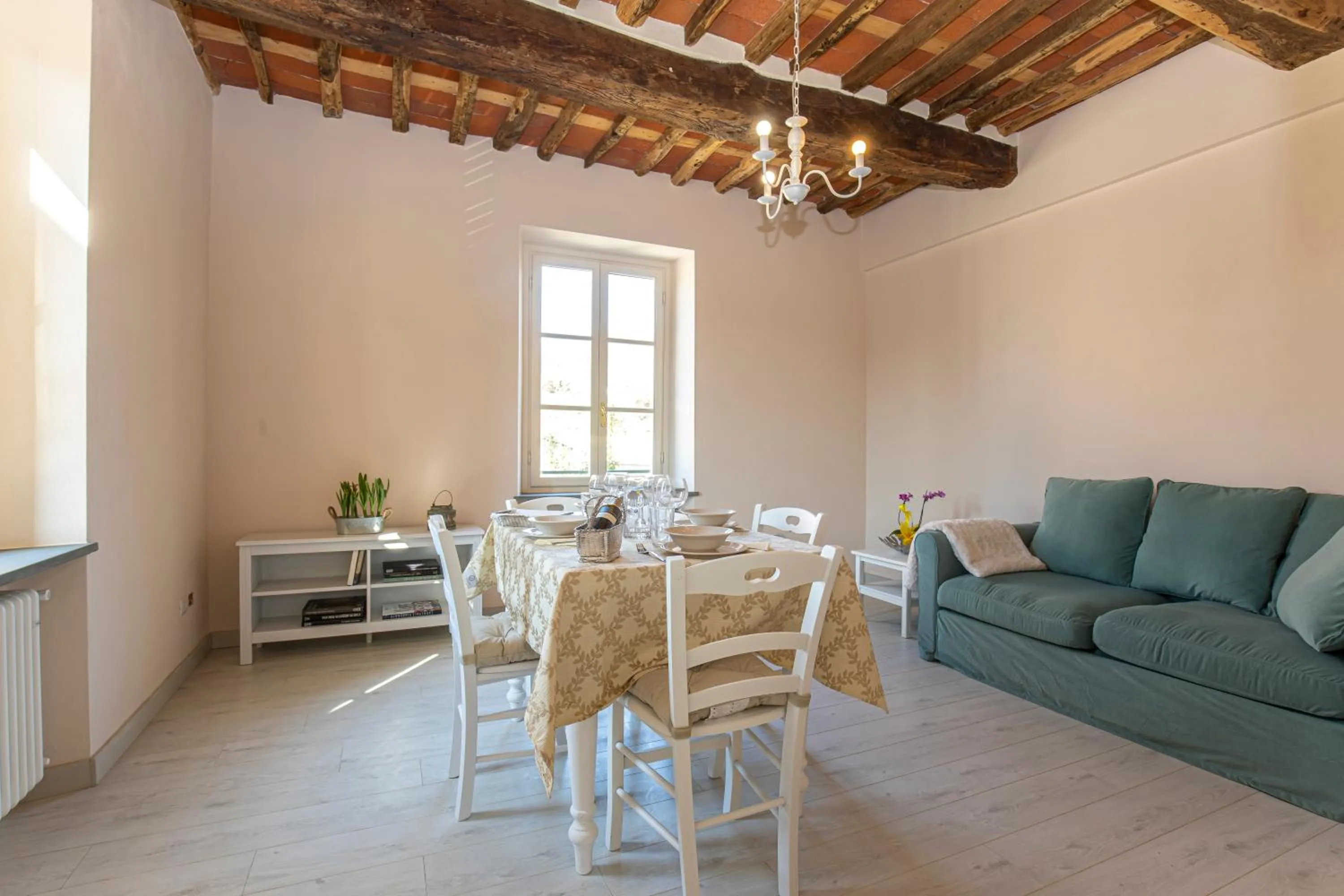 Seating area in Garden Relays Villa Rosy
