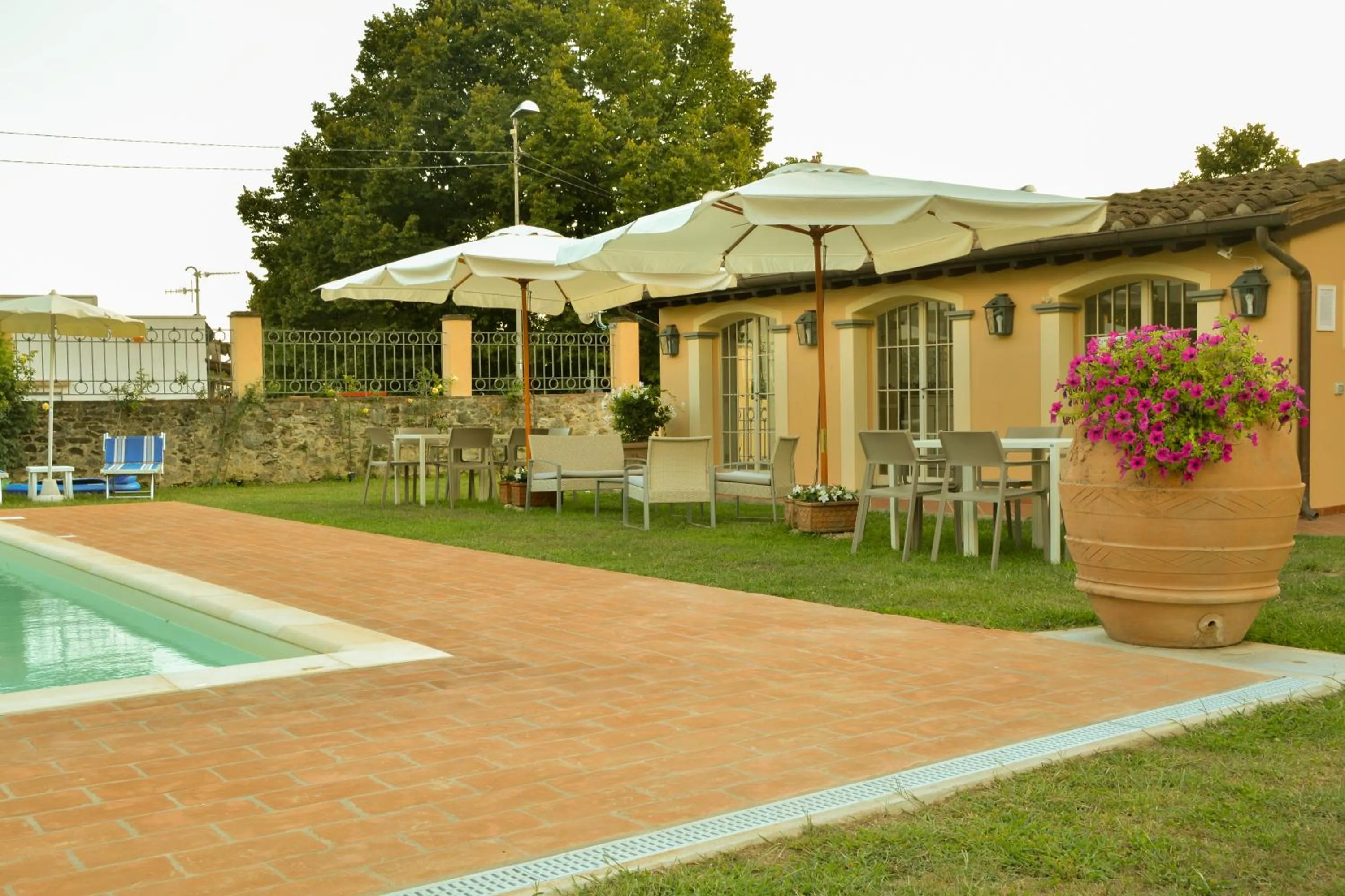 Garden Relays Villa Rosy