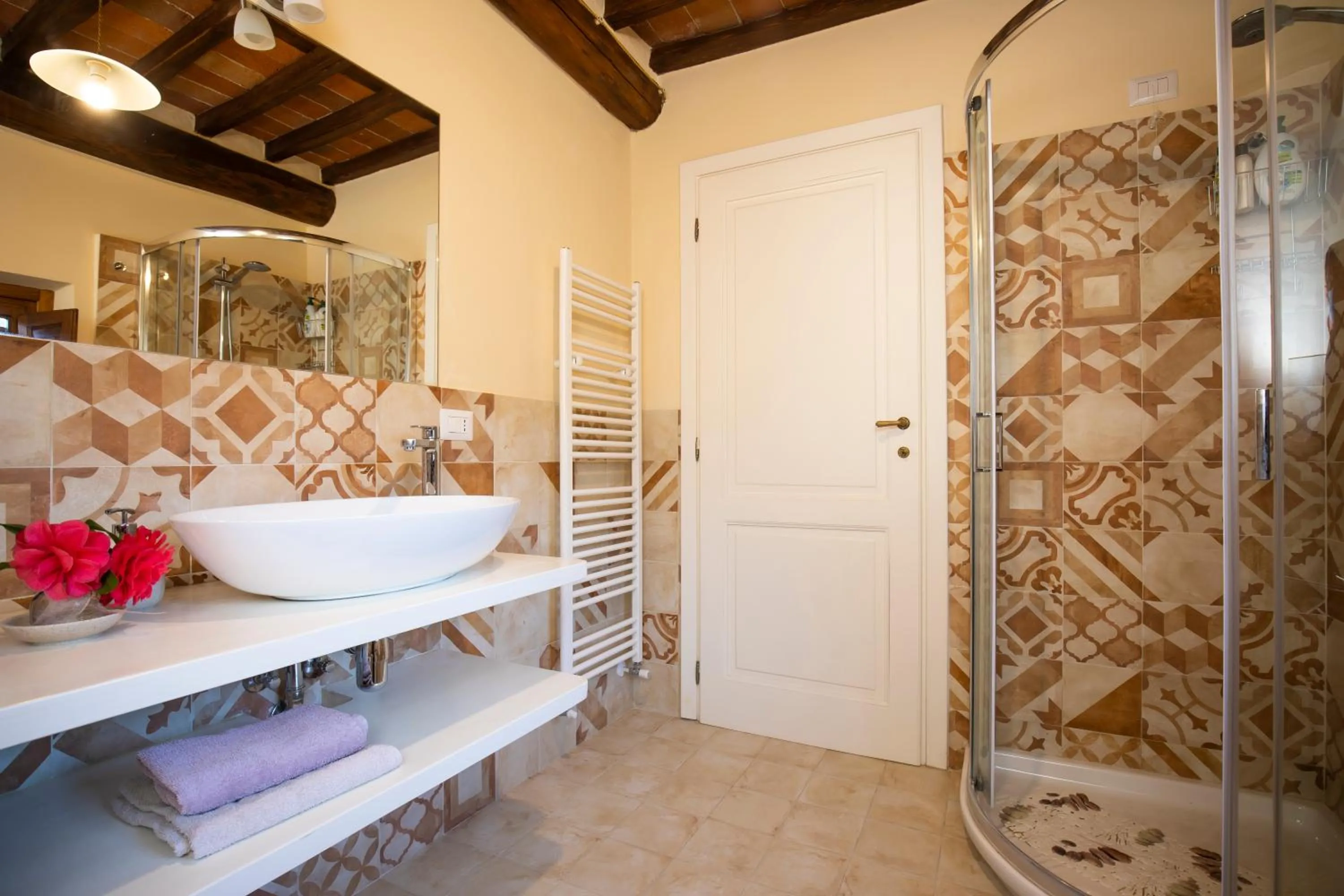 Bathroom in Garden Relays Villa Rosy