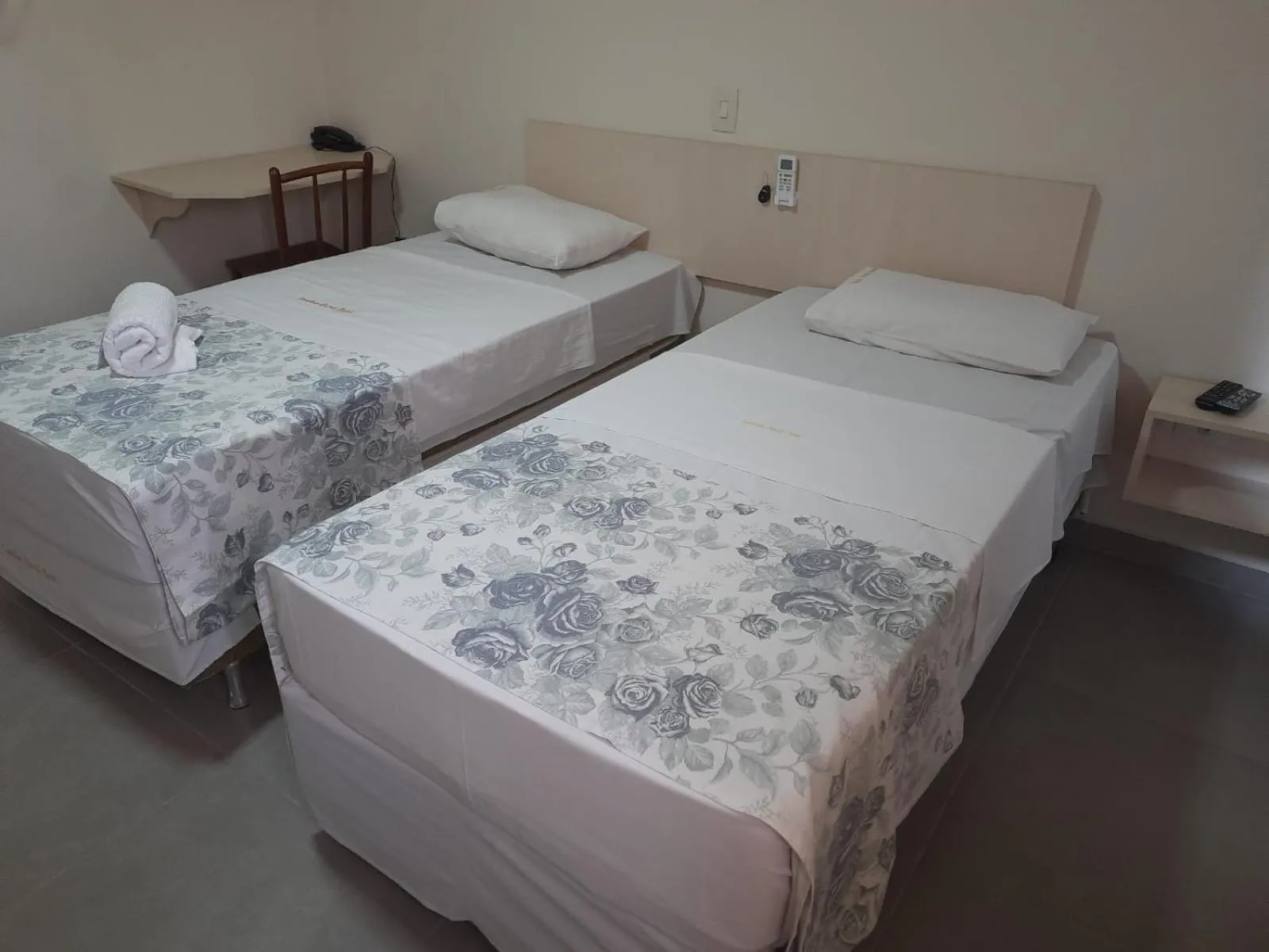 Bed in Londres Royal Hotel