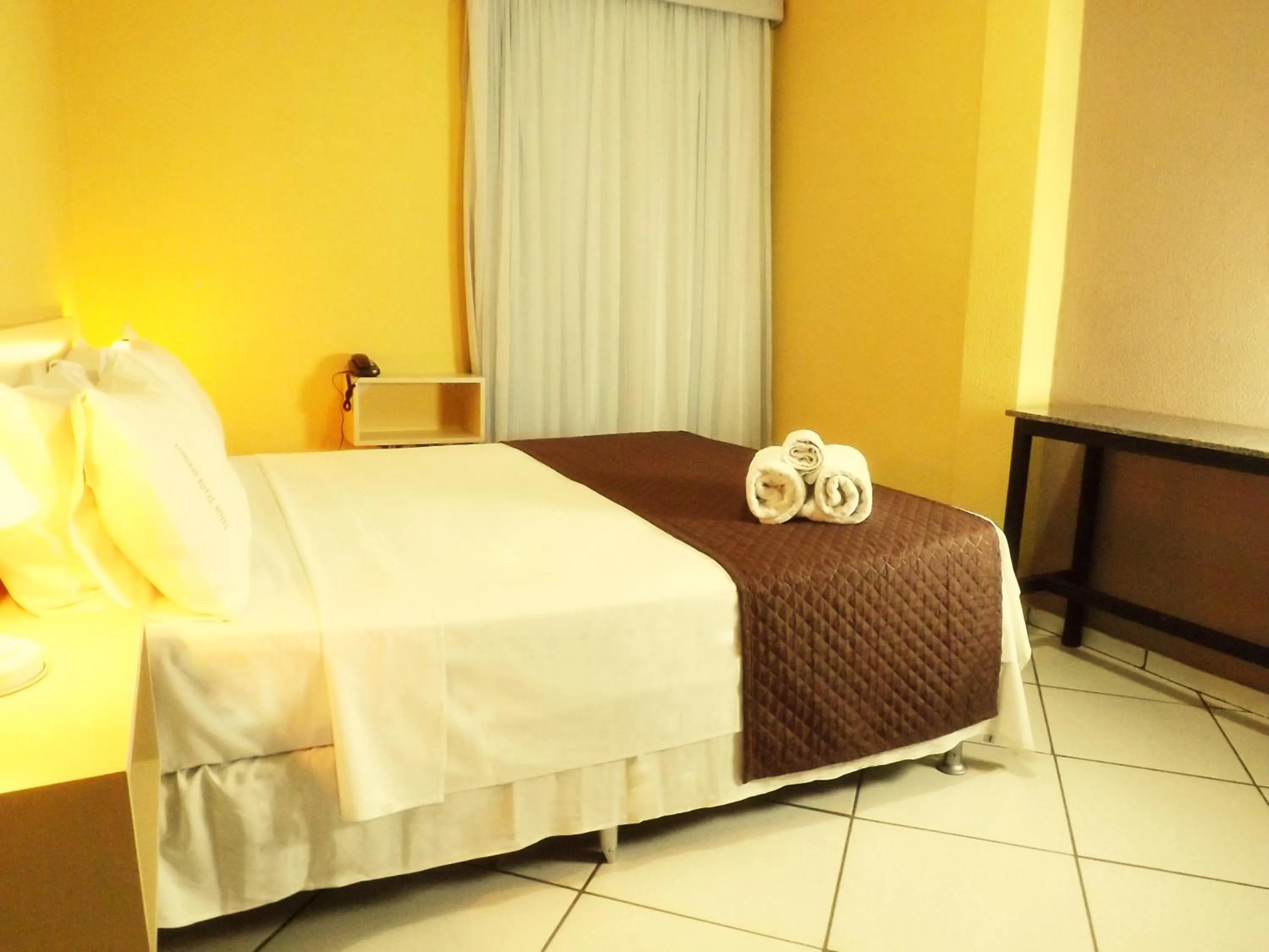 Bed in Londres Royal Hotel