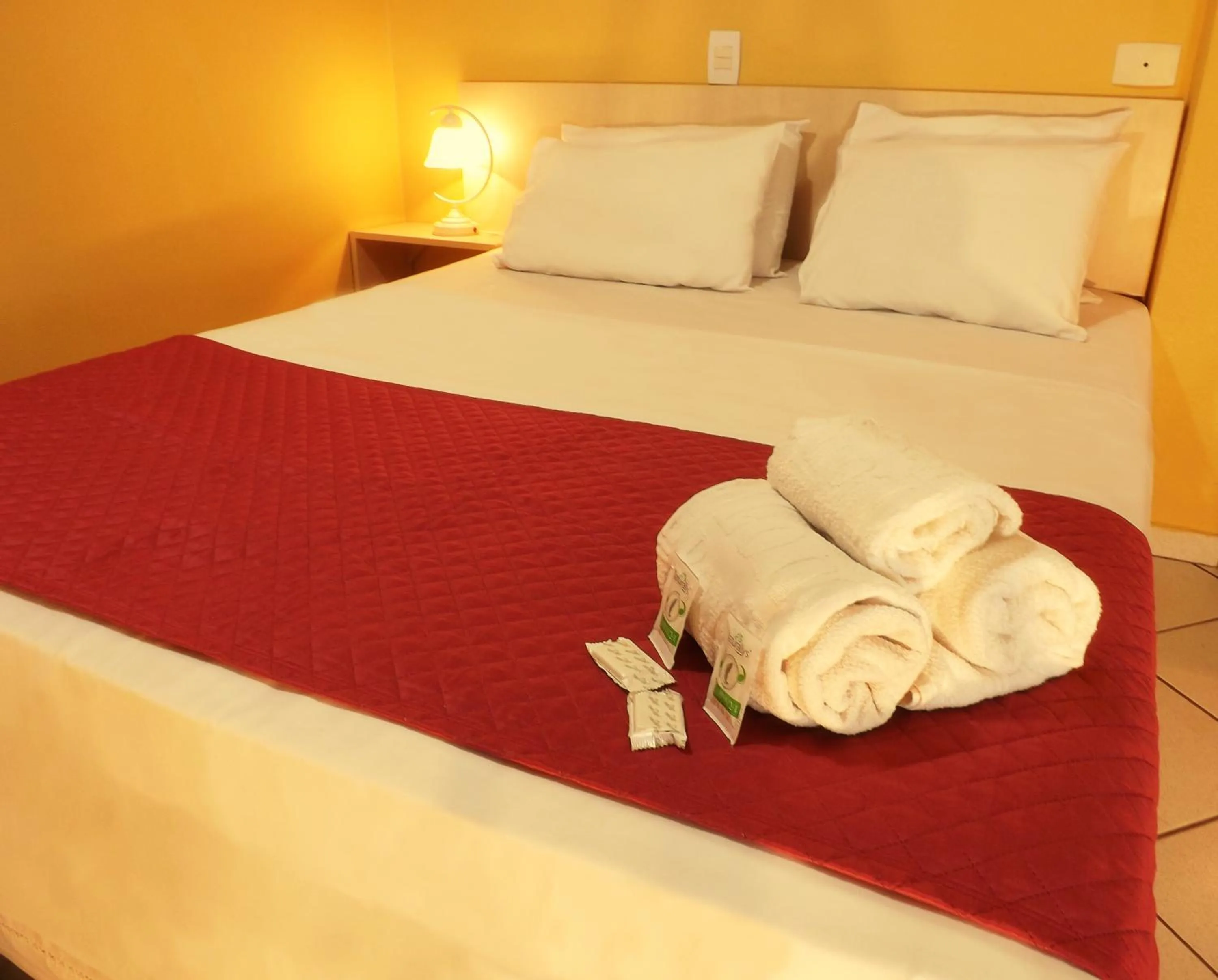 Bed in Londres Royal Hotel