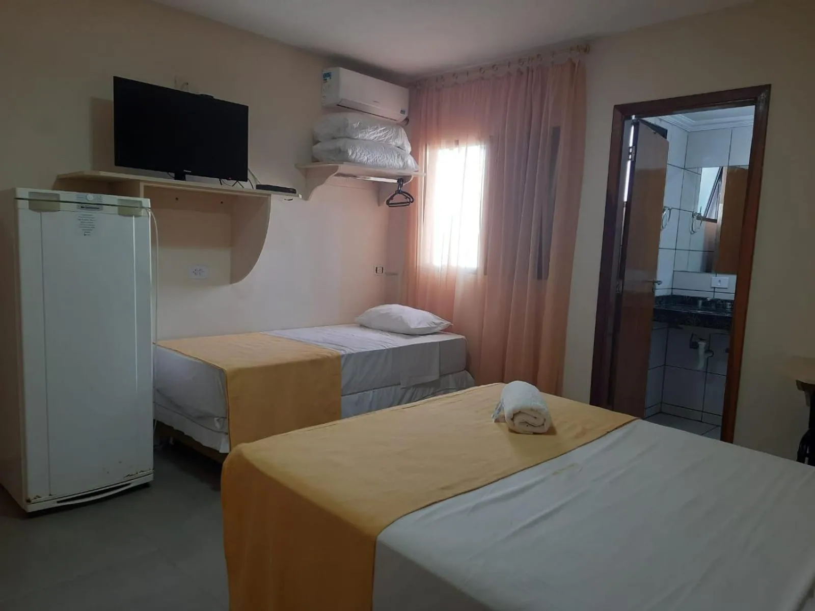 Bed in Londres Royal Hotel