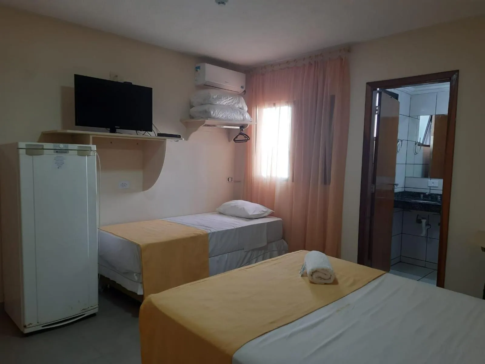 Bed in Londres Royal Hotel