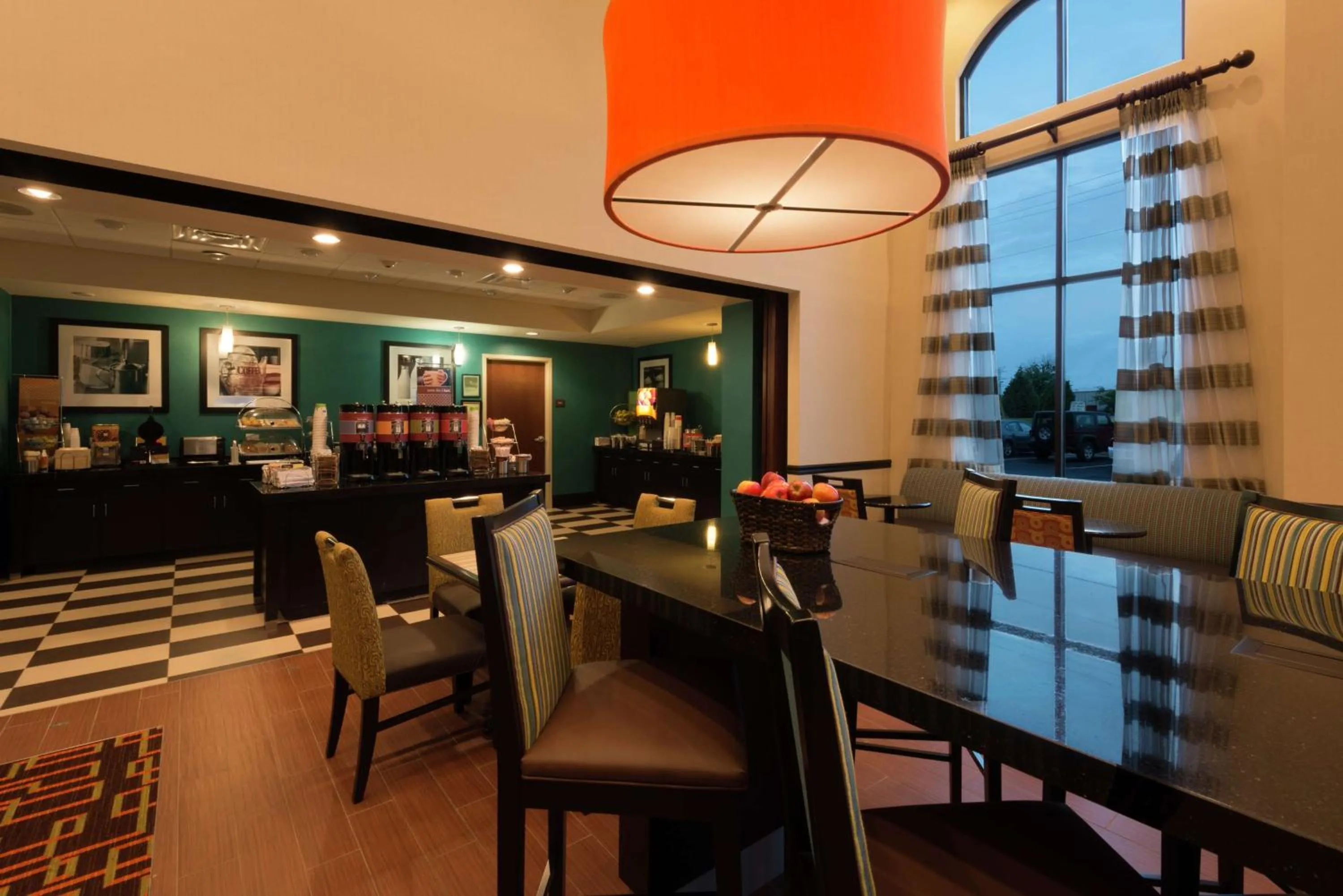 Restaurant/places to eat in Hampton Inn & Suites Clarksville