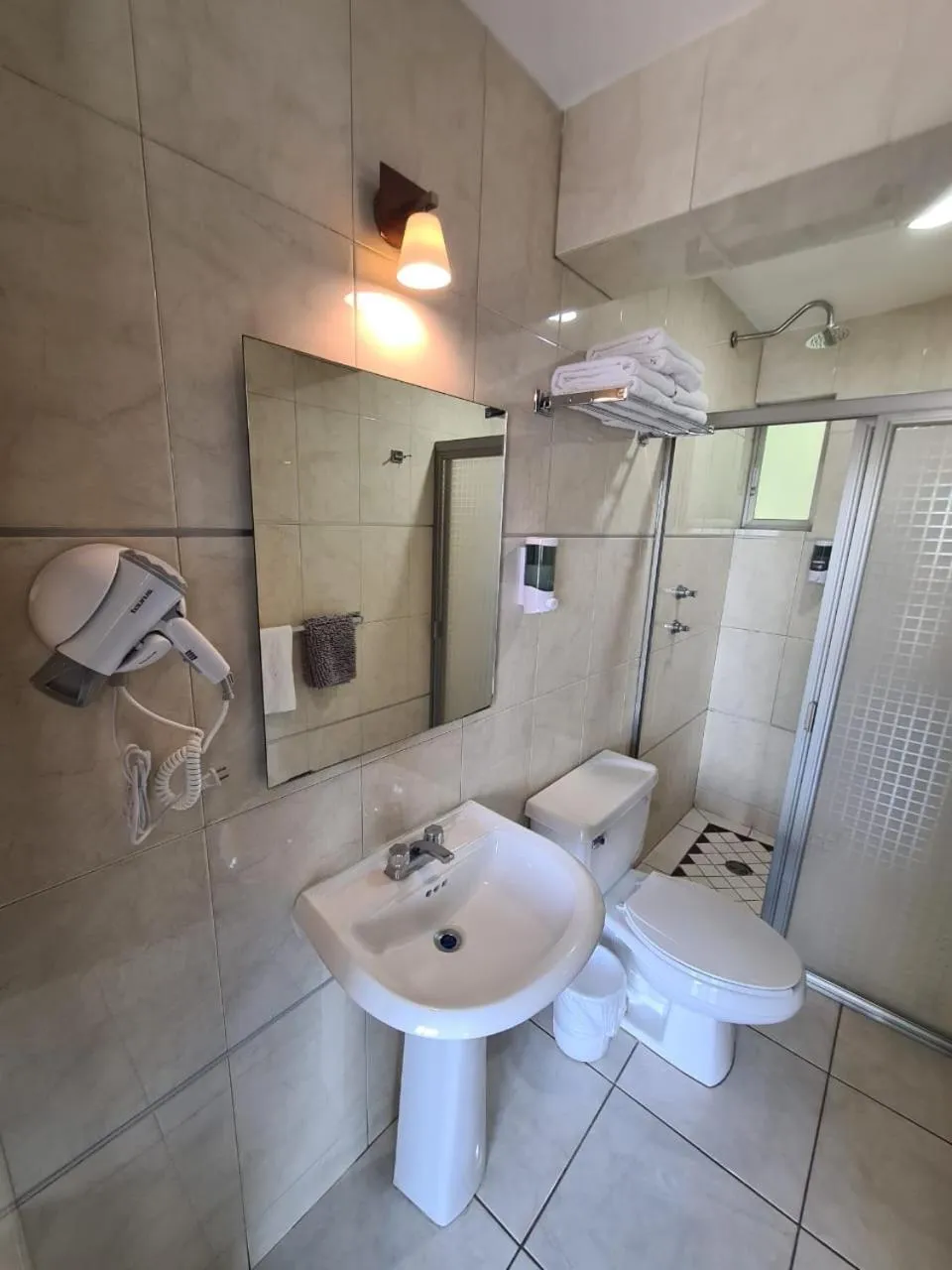 Shower in Hotel Santa Fe