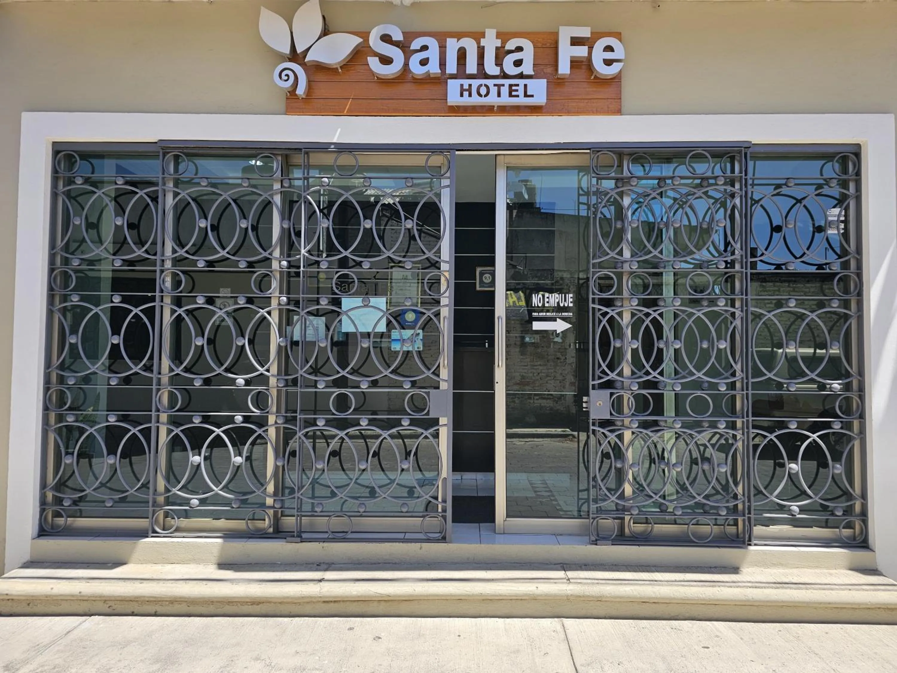 Facade/entrance in Hotel Santa Fe