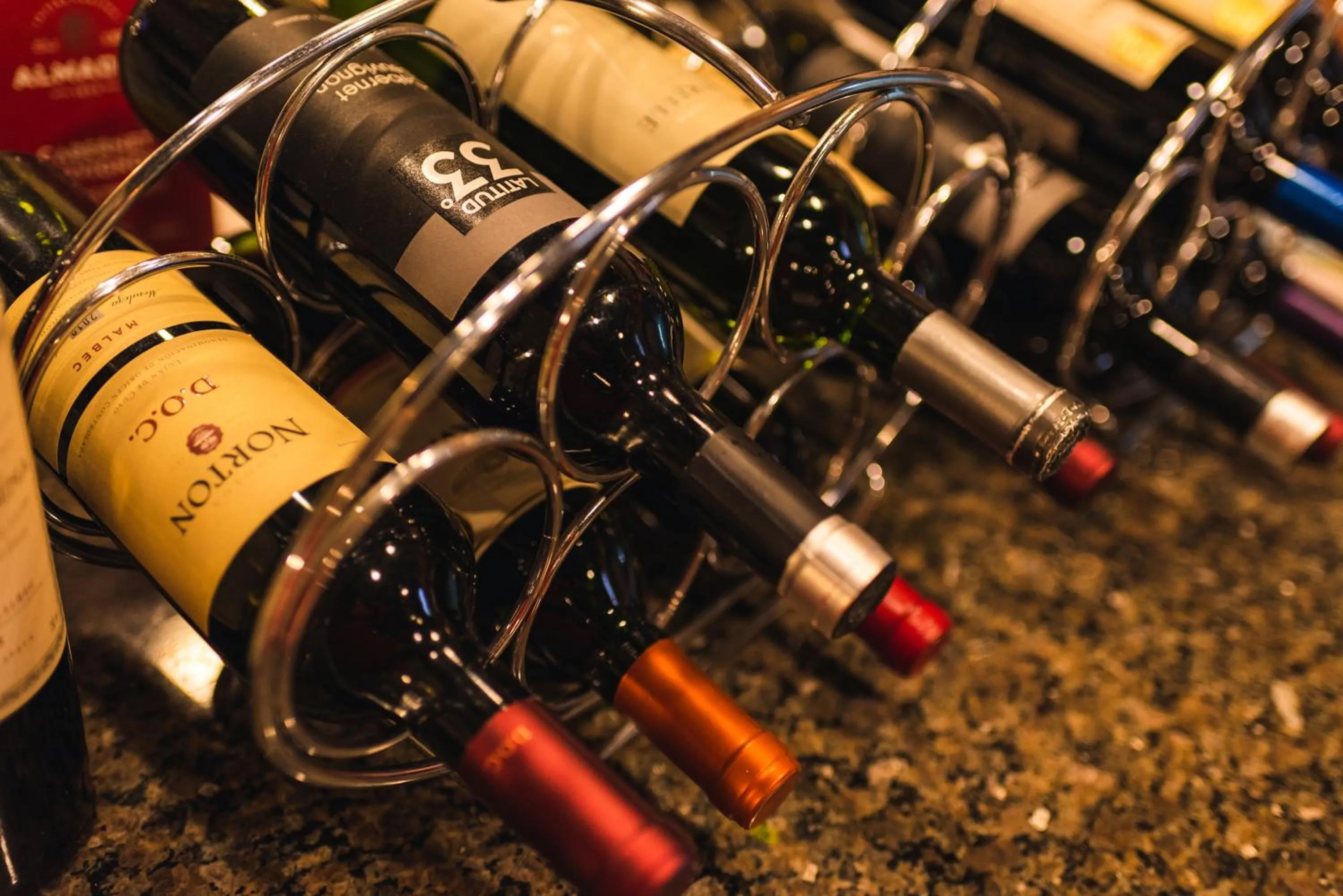 Restaurant/places to eat in Treville Hotel