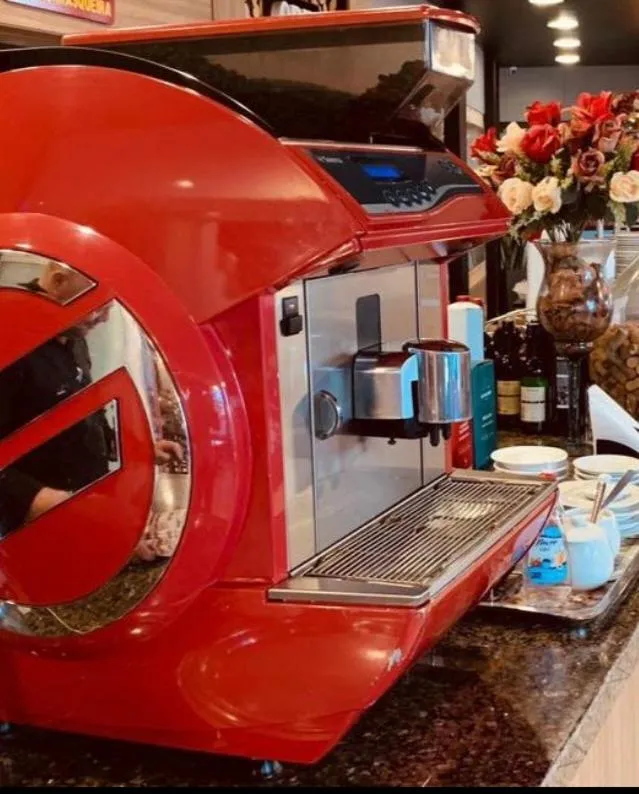 Restaurant/places to eat in Treville Hotel