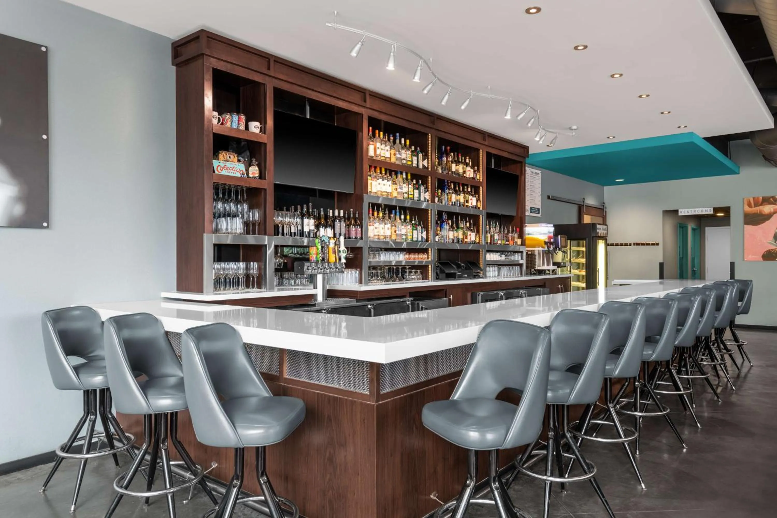 Lounge or bar in Hampton Inn & Suites Madison Downtown