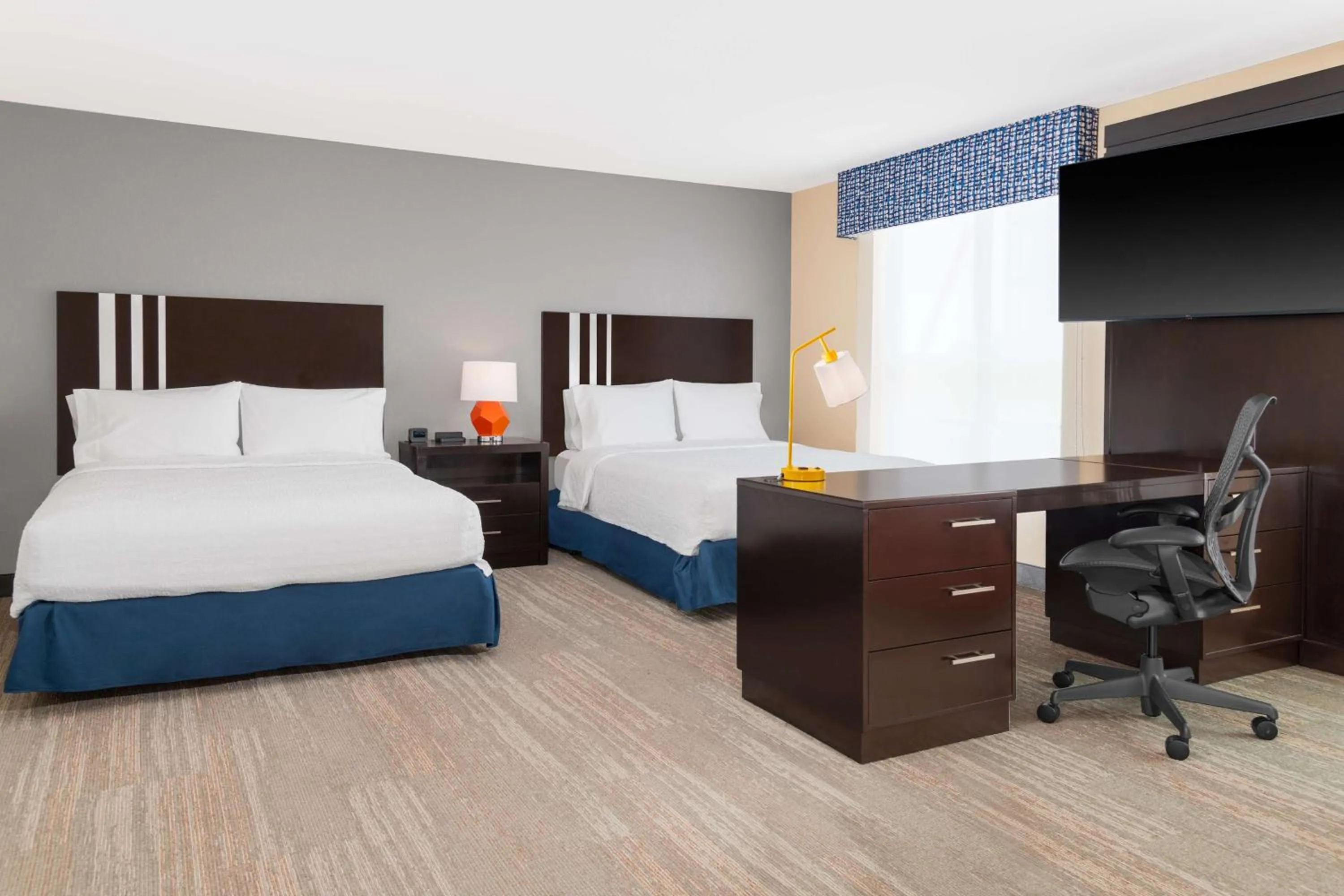 Bedroom, Bed in Hampton Inn & Suites Madison Downtown