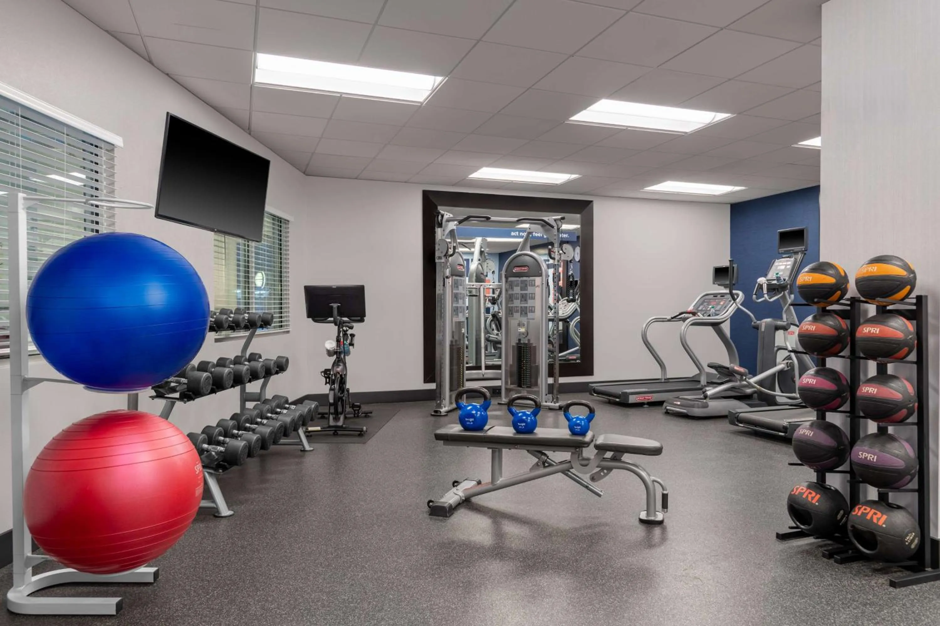 Fitness centre/facilities in Hampton Inn & Suites Madison Downtown