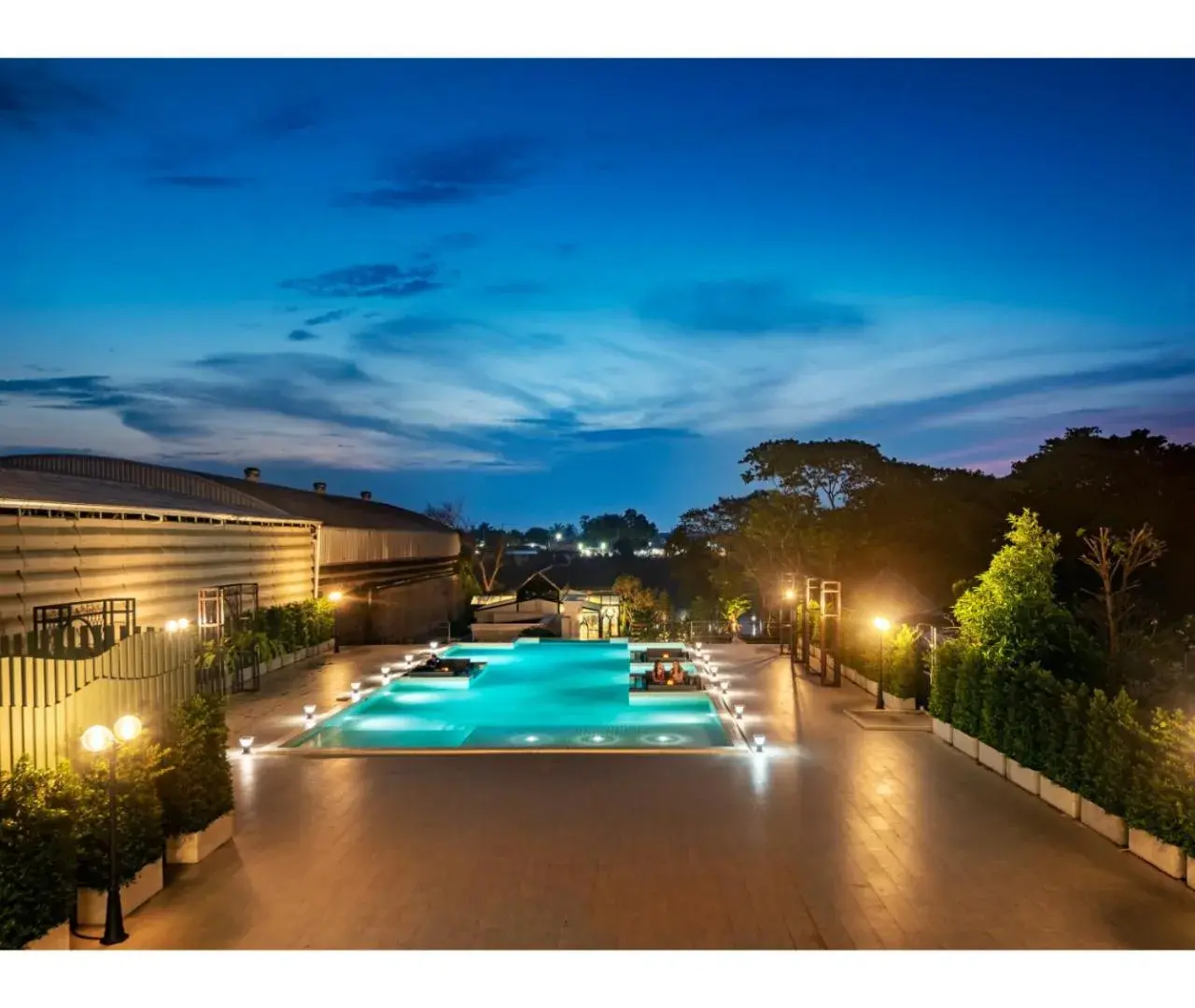 Swimming pool in Nine River Hotel Swimming pool in Nine River Hotel