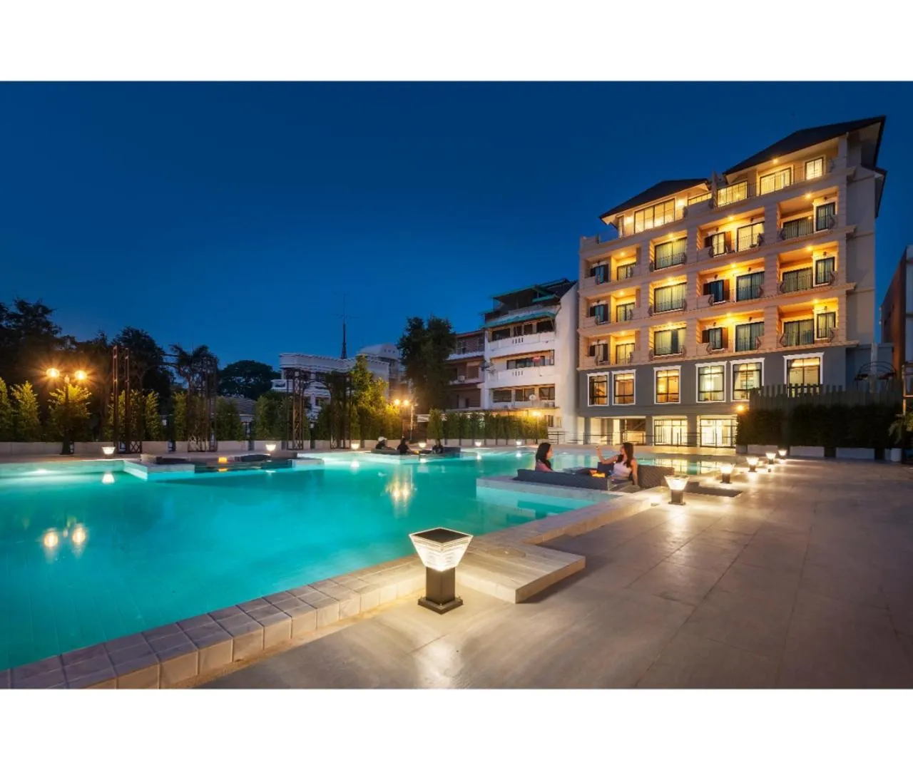 Swimming pool in Nine River Hotel