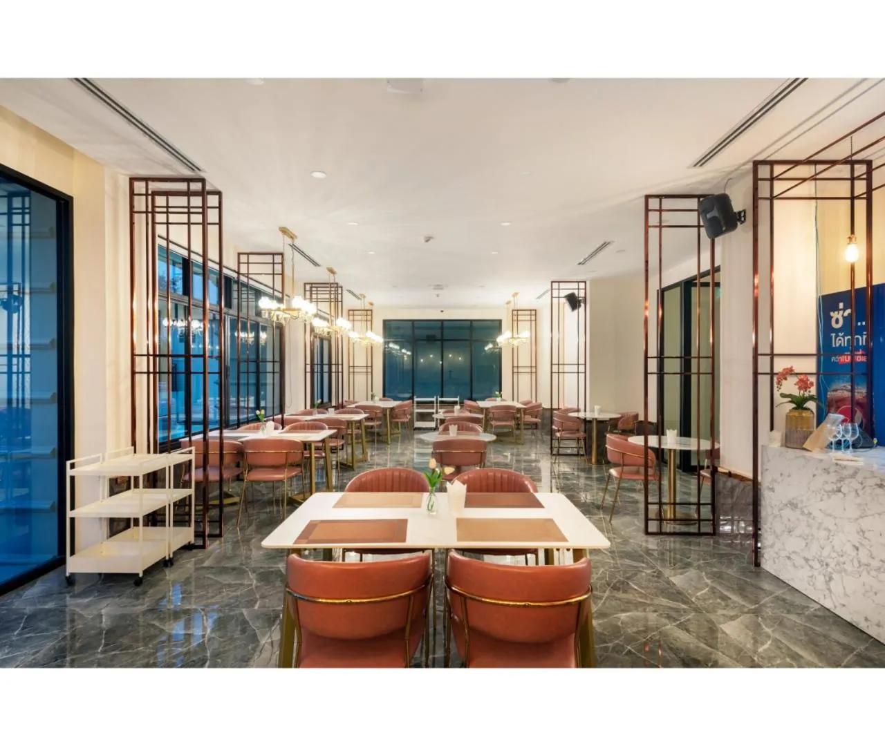 Restaurant/places to eat in Nine River Hotel