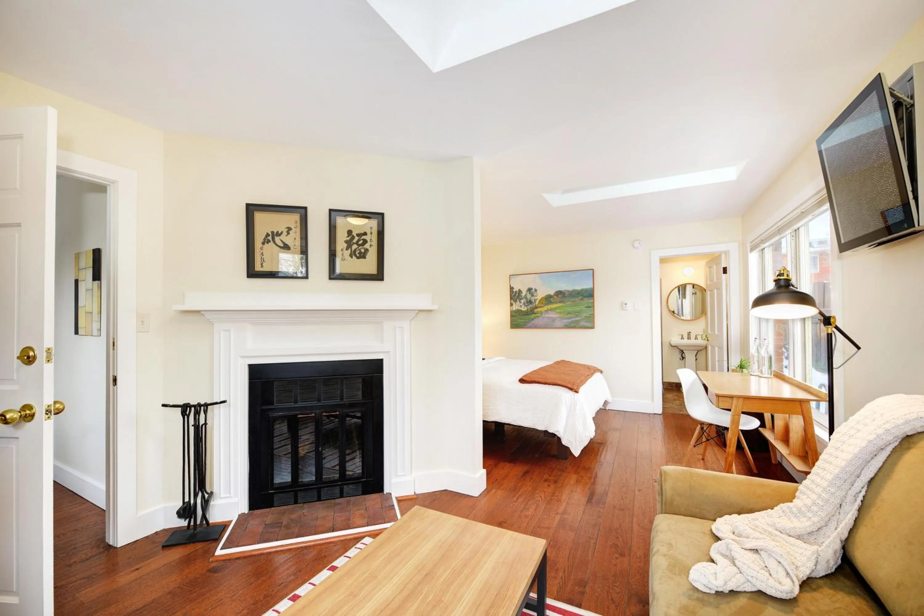 Bed in Boulder Guest House