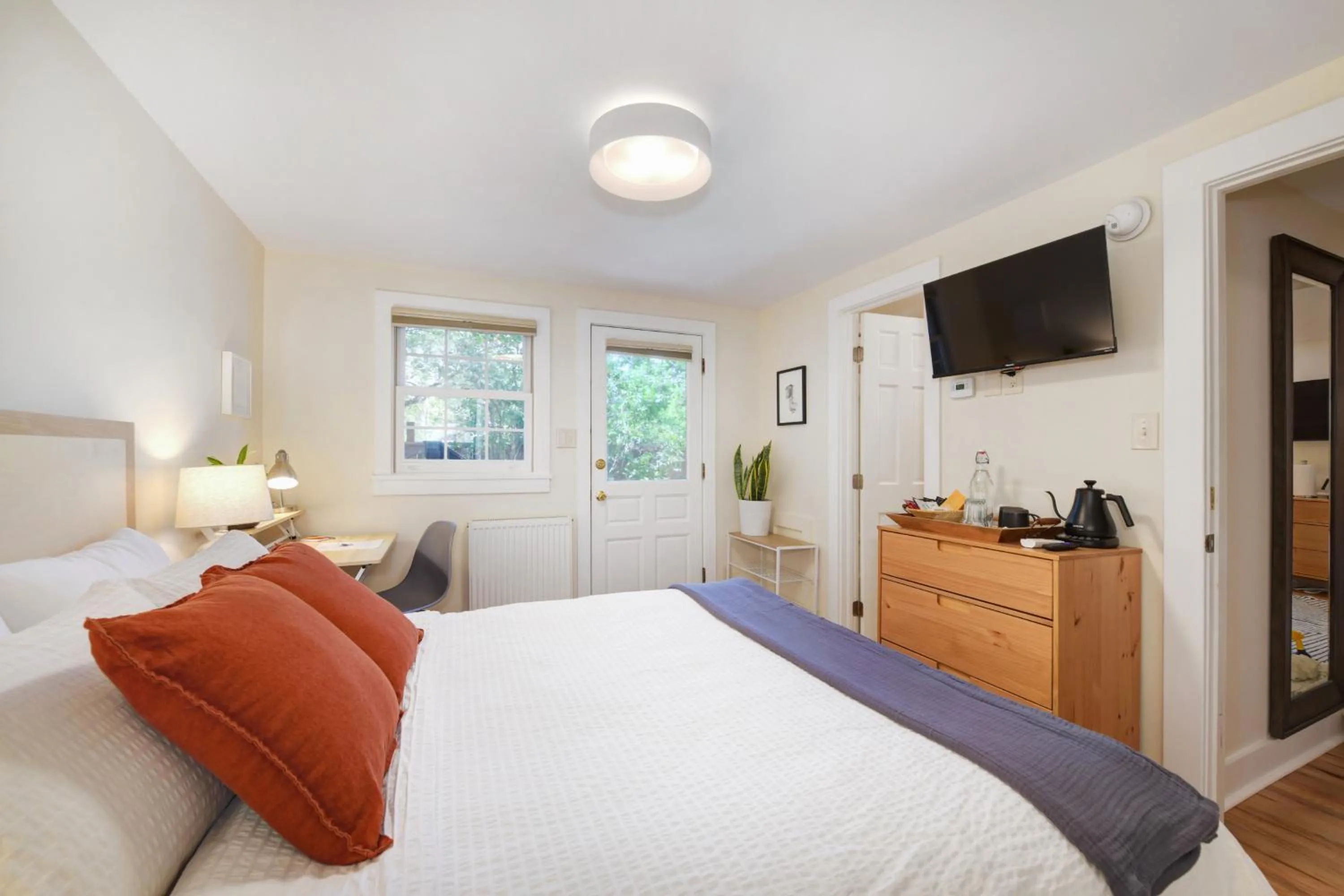 Bed in Boulder Guest House