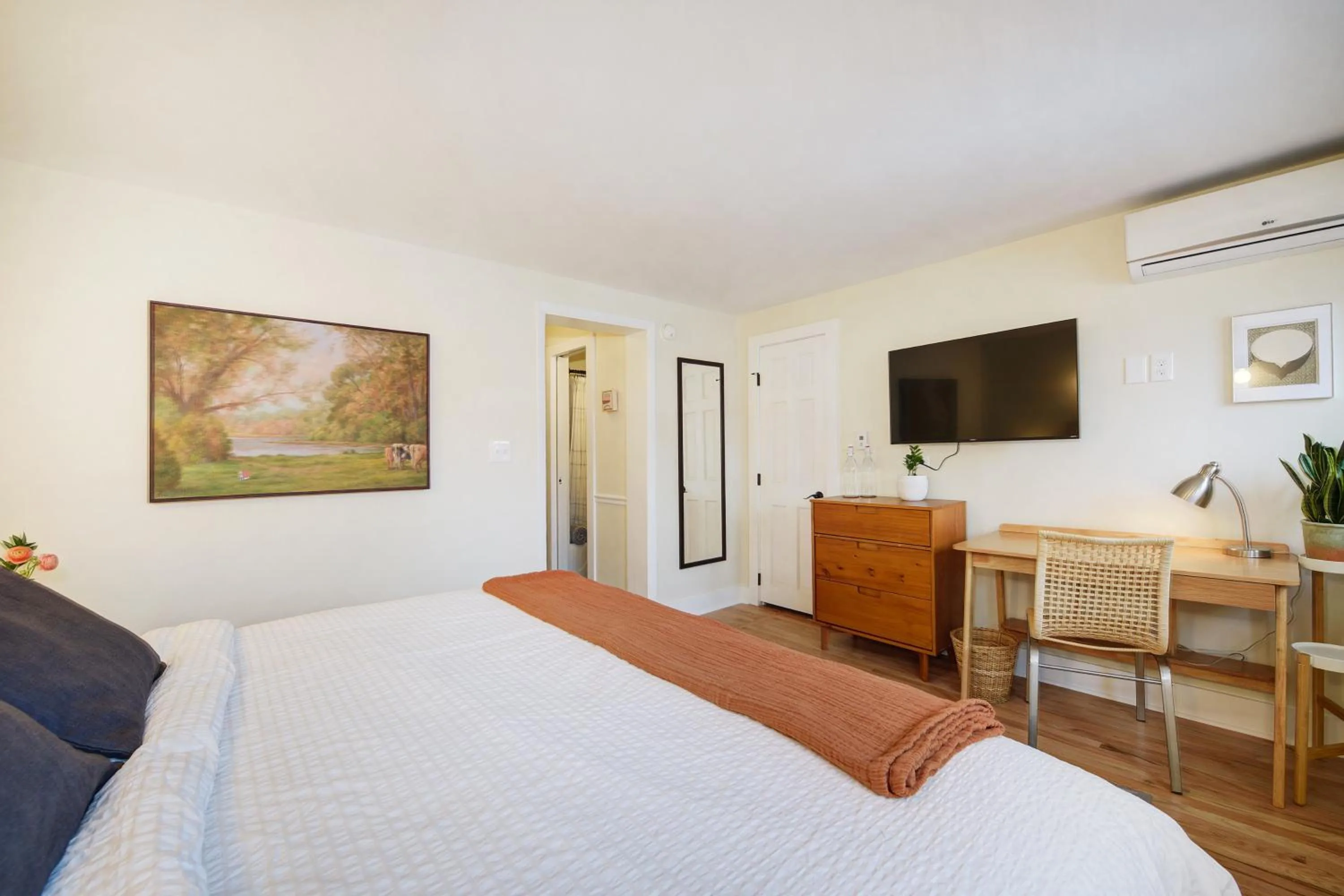 Bed in Boulder Guest House