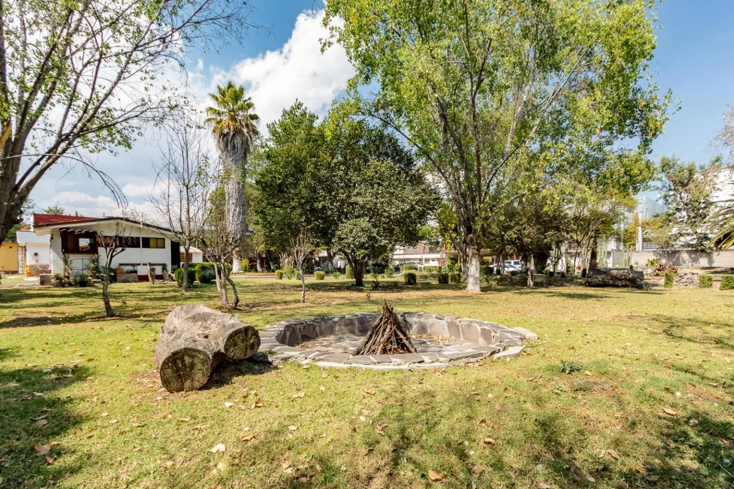 Ayenda Mesón del Río