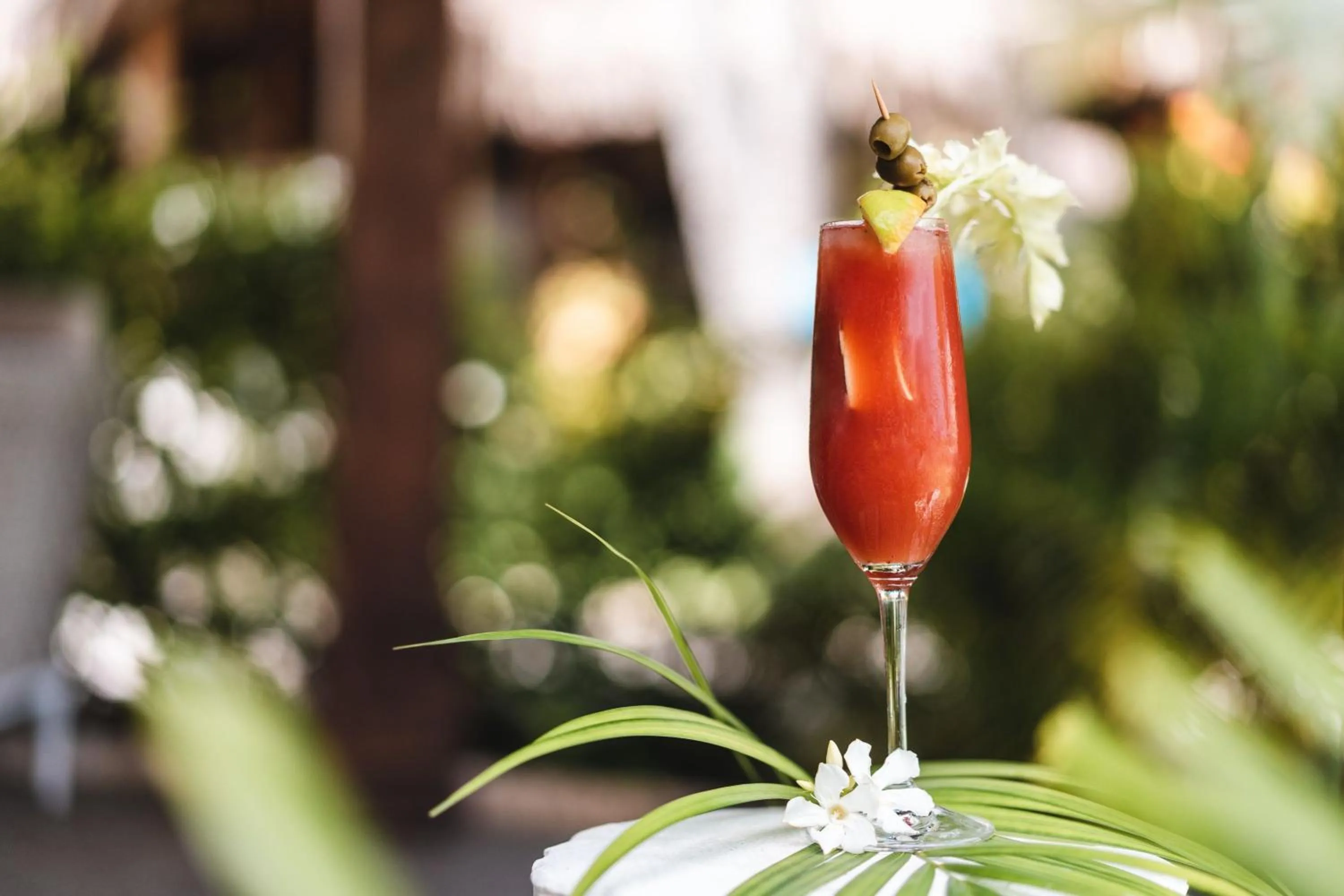 Lounge or bar in The St. Regis Bora Bora Resort