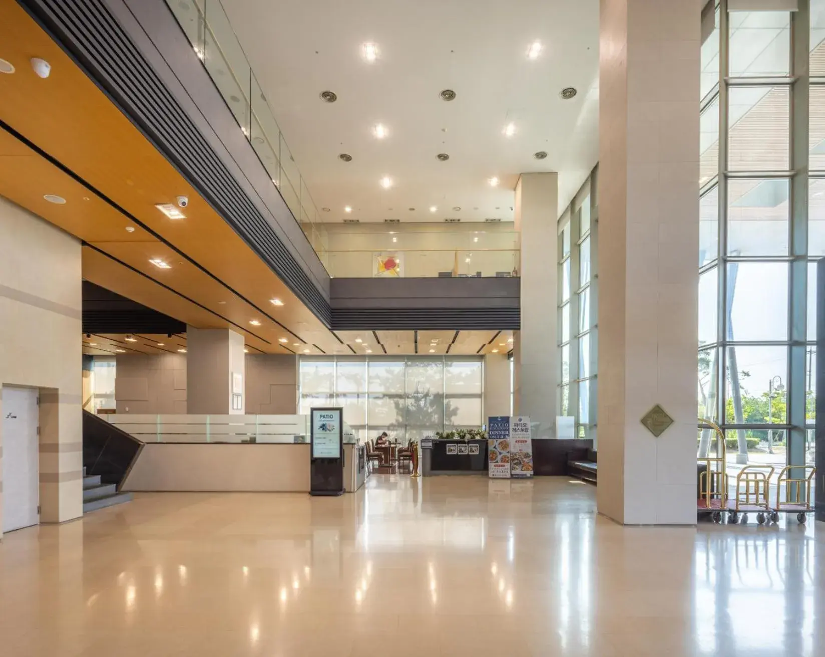 Lobby or reception in Best Western Hotel Gunsan Lobby or reception in Best Western Hotel Gunsan